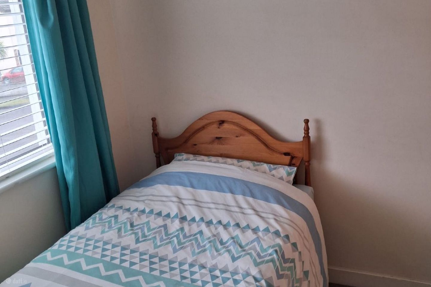 **SUNDAY EVENING TO FRIDAY MORNING ONLY**, Leixlip, Co. Kildare