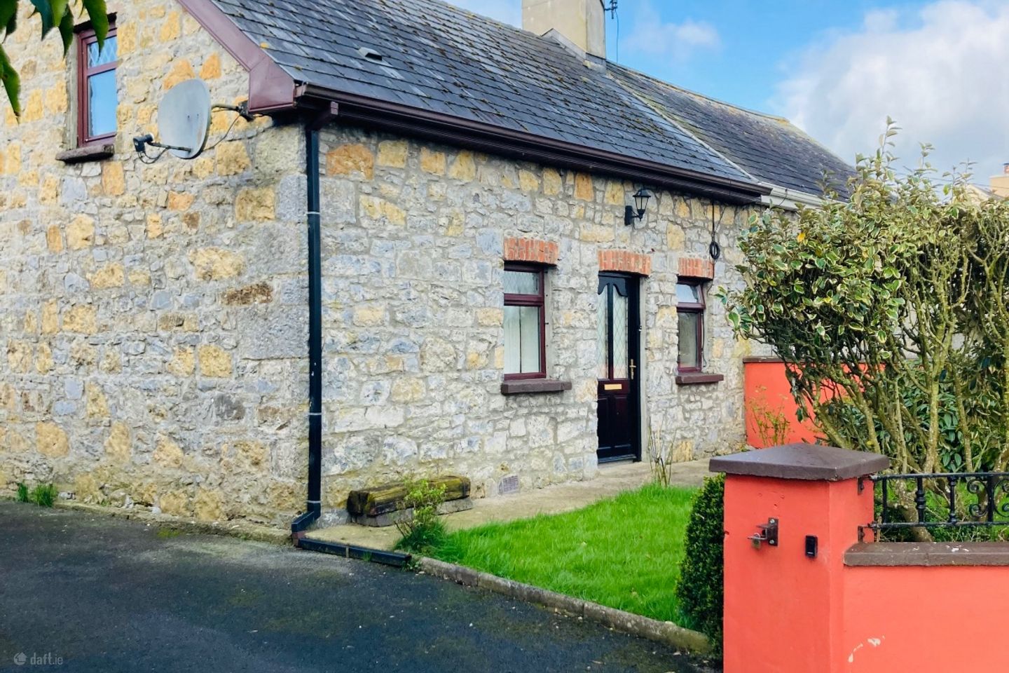 The Cottage, Lisloran, E25 PY58, Cashel, Co. Tipperary