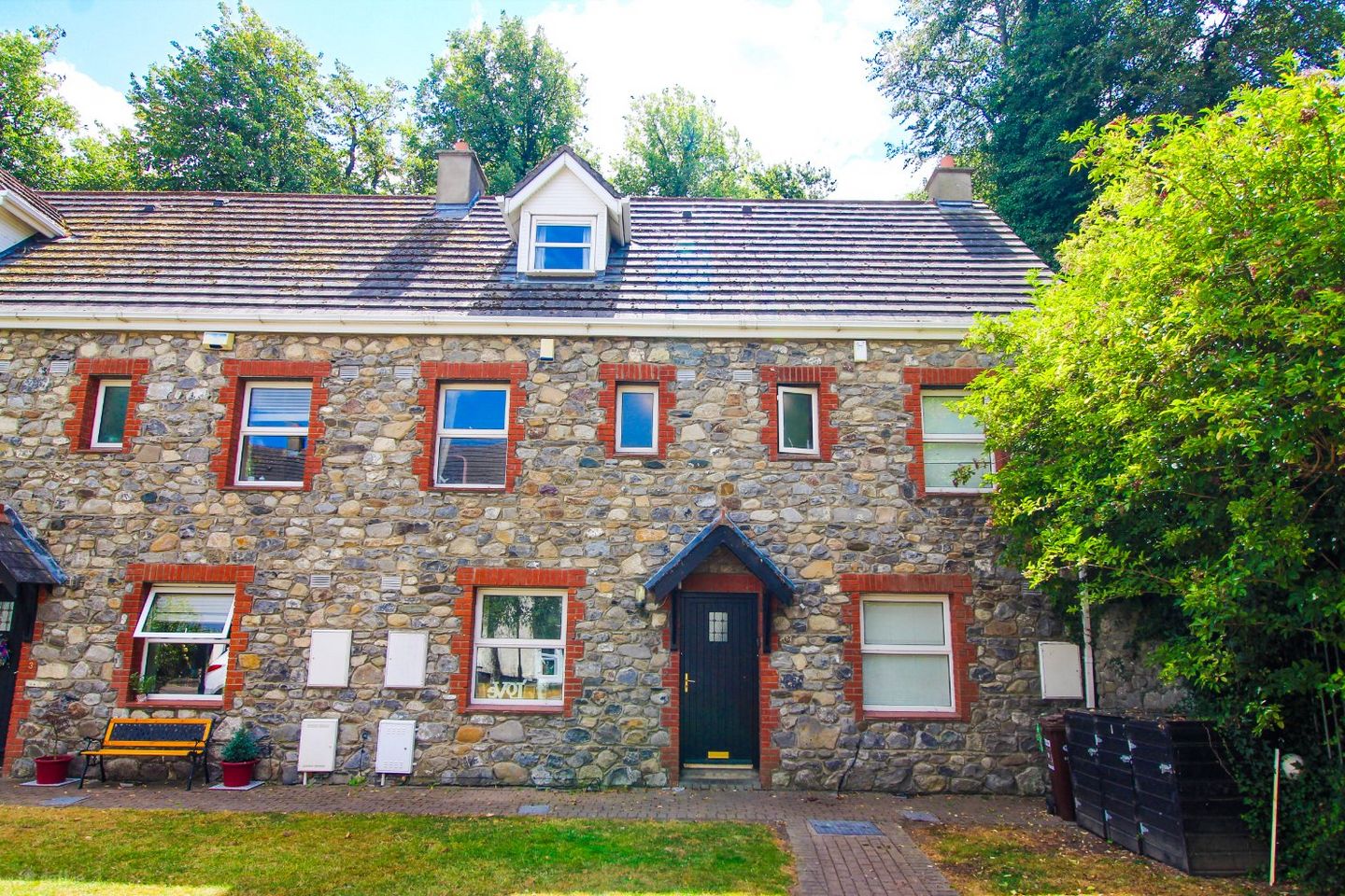 2 Homeville Court, Knocklyon, Dublin 16, D16Y276