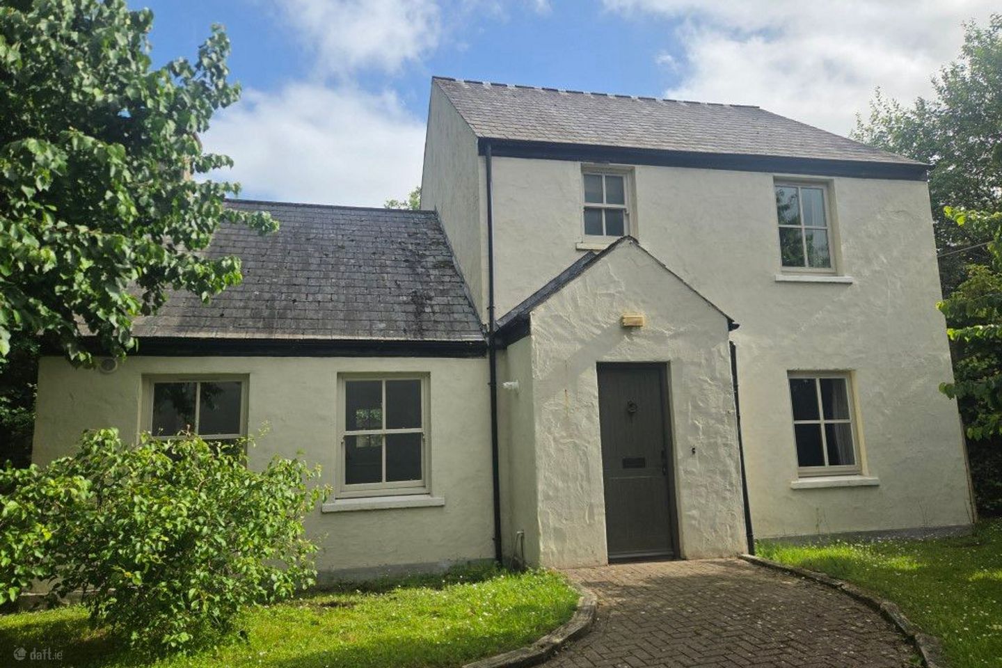 1 Bunratty Castle Gardens, Bunratty, Hurlers Cross, Co. Clare, V95H735