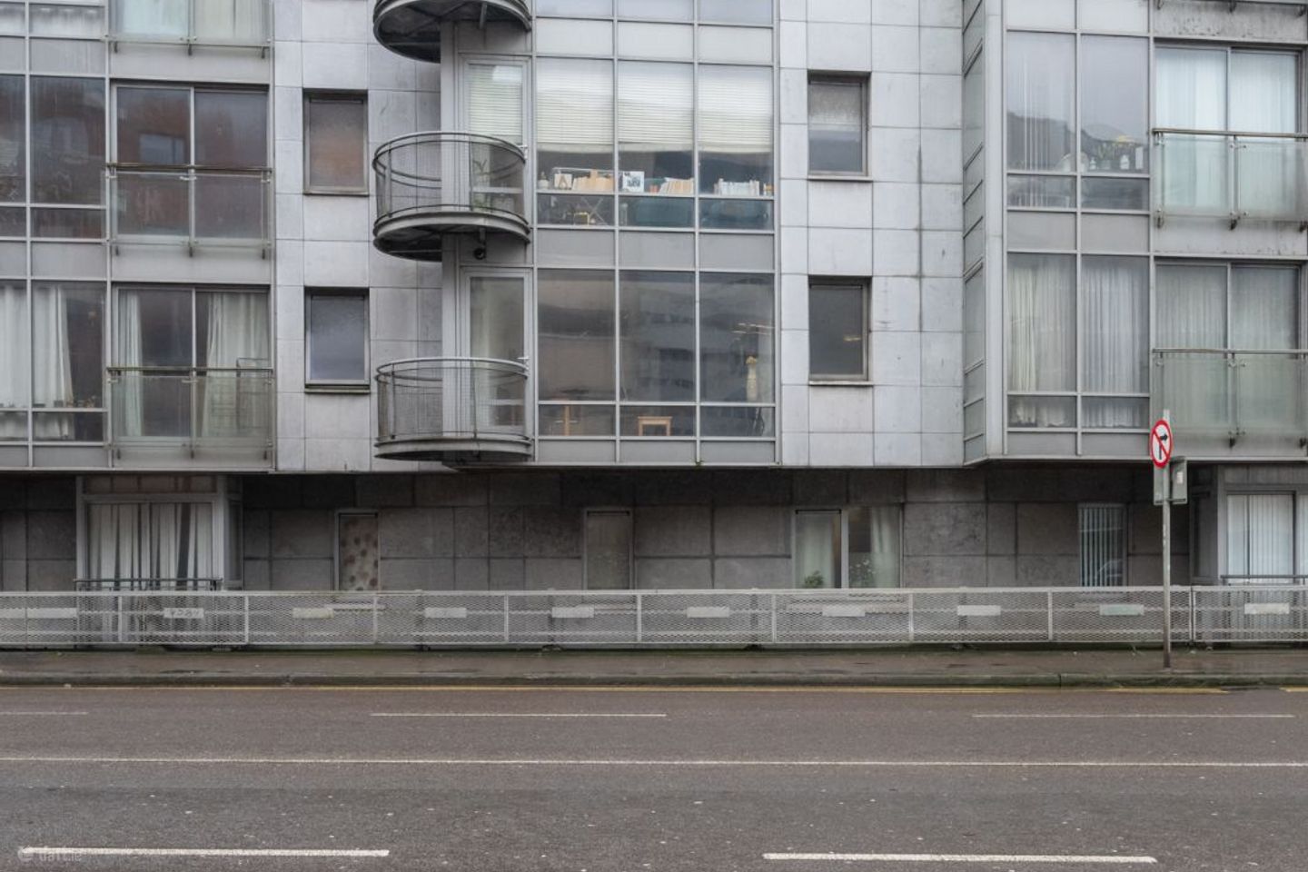 Apartment 12, Camden Court, Cork City Centre, T23F660