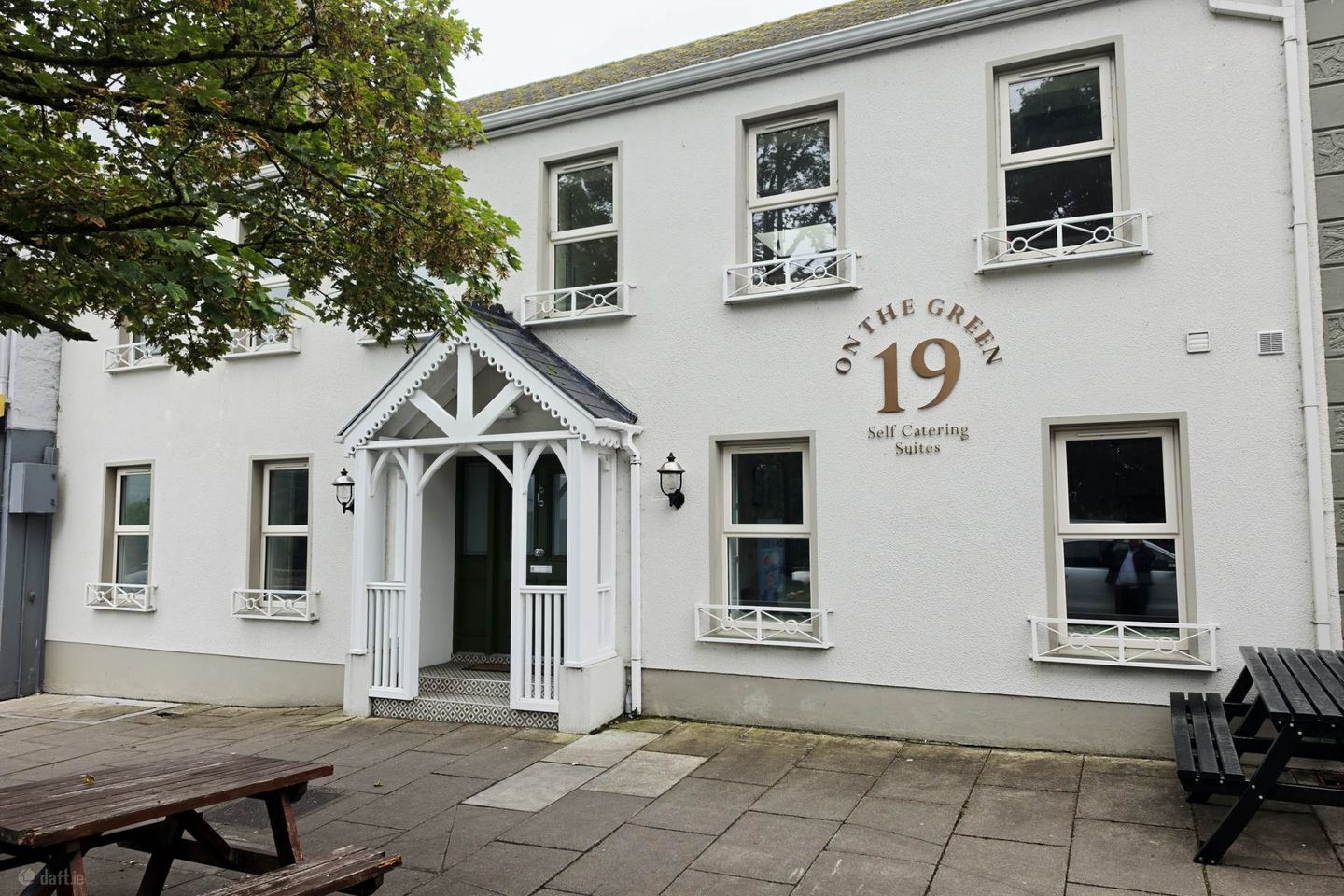 19 On The Green - Cedar Suite, 19 Main Street, Belcoo, Enniskillen, Co. Fermanagh