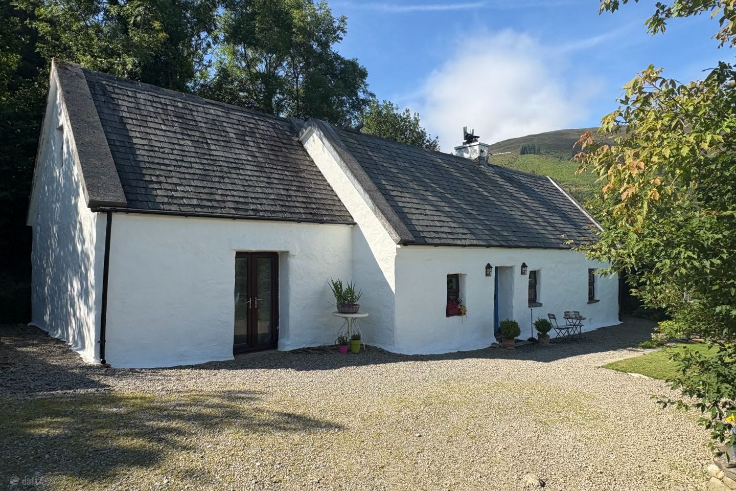 Two Mile Gate Cottage, Ballycuggaran, Killaloe, Co. Clare