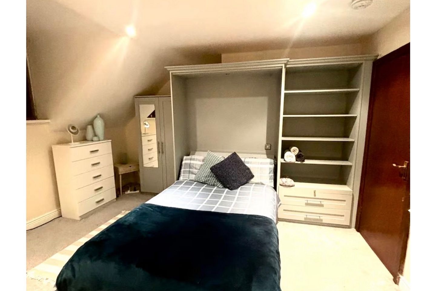 9 The Mews, Altamont Hall, Stoney Road, Kilmacud, Dublin 14