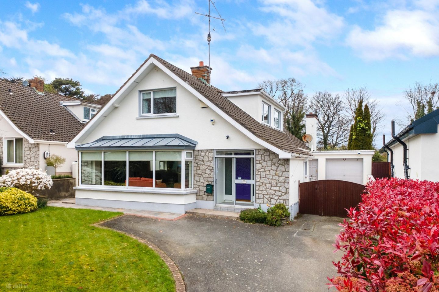 19 Knocksinna Park, Foxrock, Dublin 18, D18V8N9
