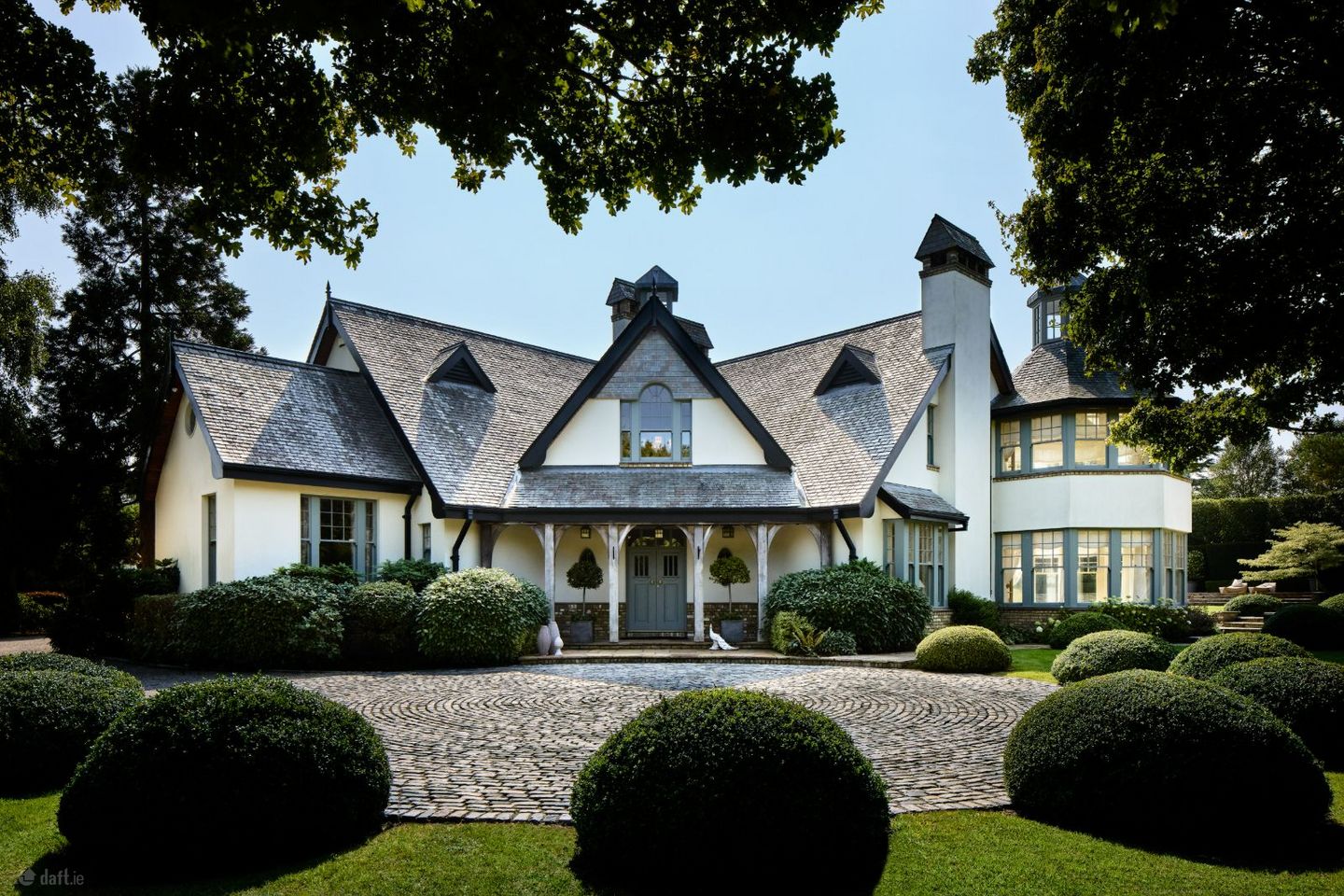 Weavers Hall, Plunkett Avenue, Foxrock, Dublin 18, D18A3C2