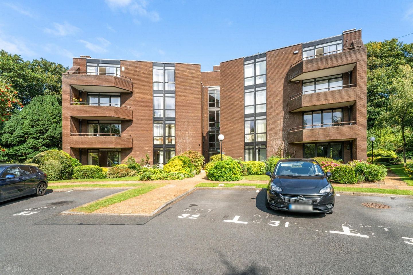 33 Milltown Grove, Dundrum Road, Milltown, Dublin 14