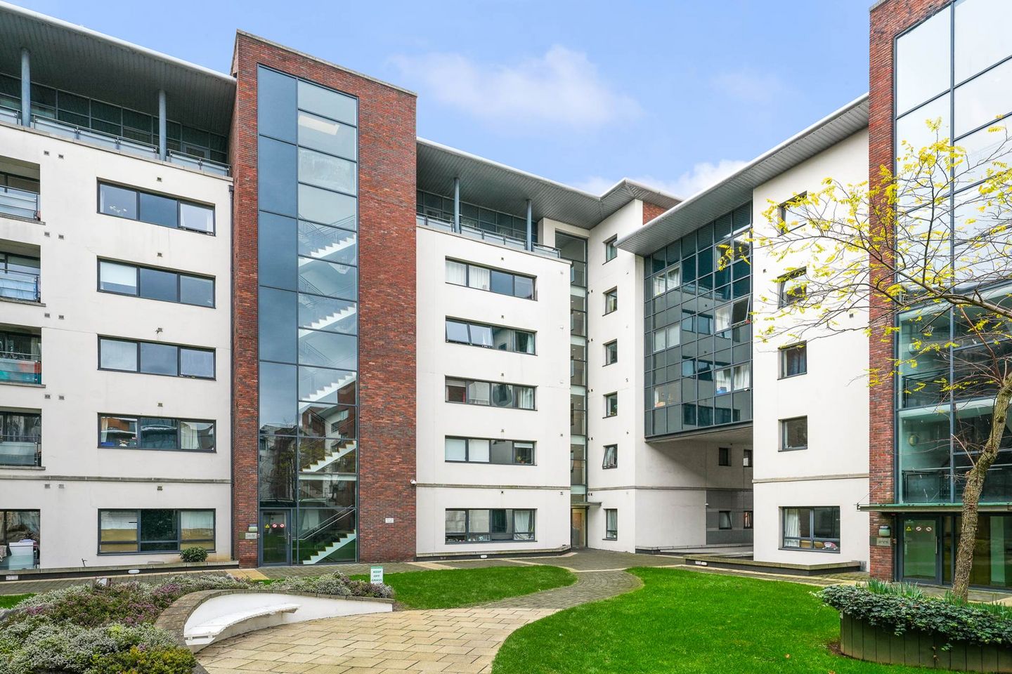 157 Shannon House, Custom House Square, I.F.S.C., Dublin 1, Co. Dublin, D01CF38