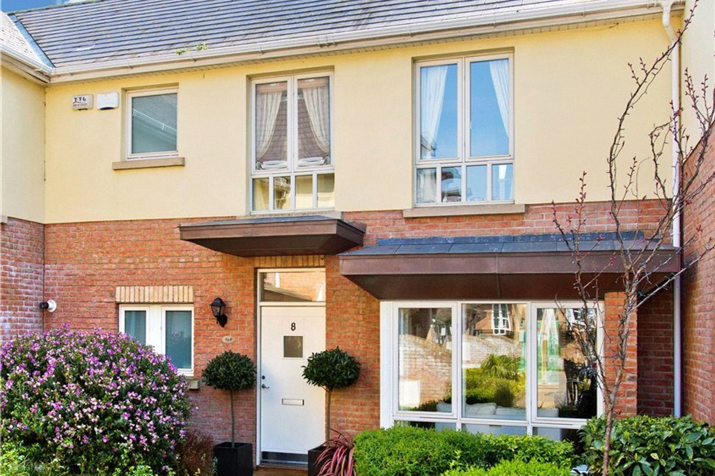 8 Linden Place, Blackrock, Co. Dublin