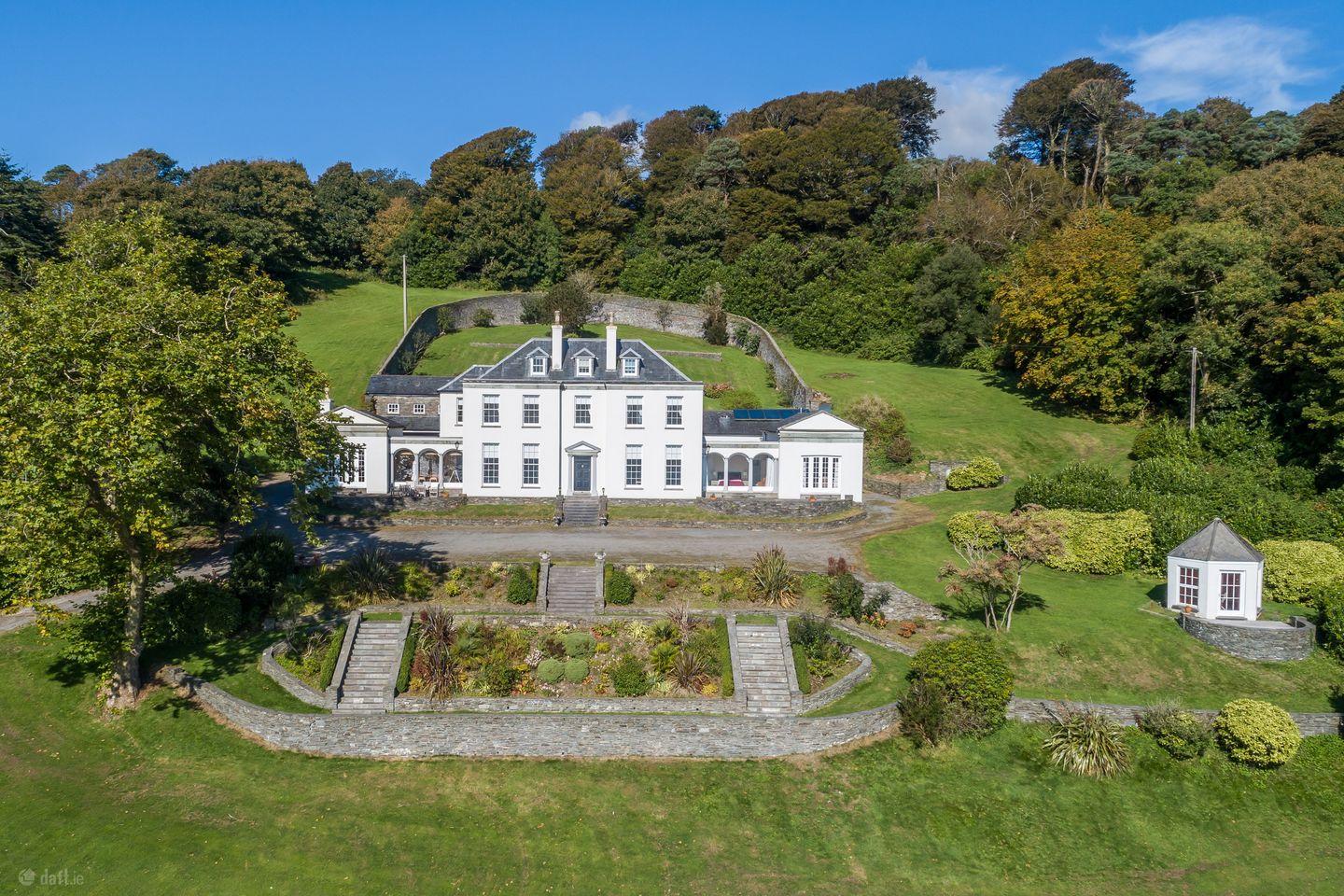 Stone Hall, Glandore, Co. Cork, P81KW32