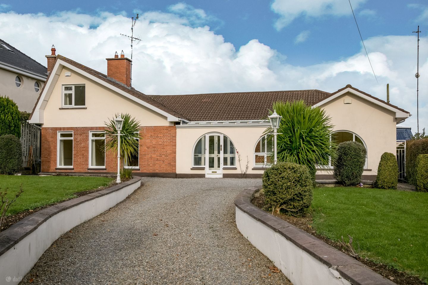 The Arches, Enniskerry Road, Kilternan, Dublin 18, D18XP38