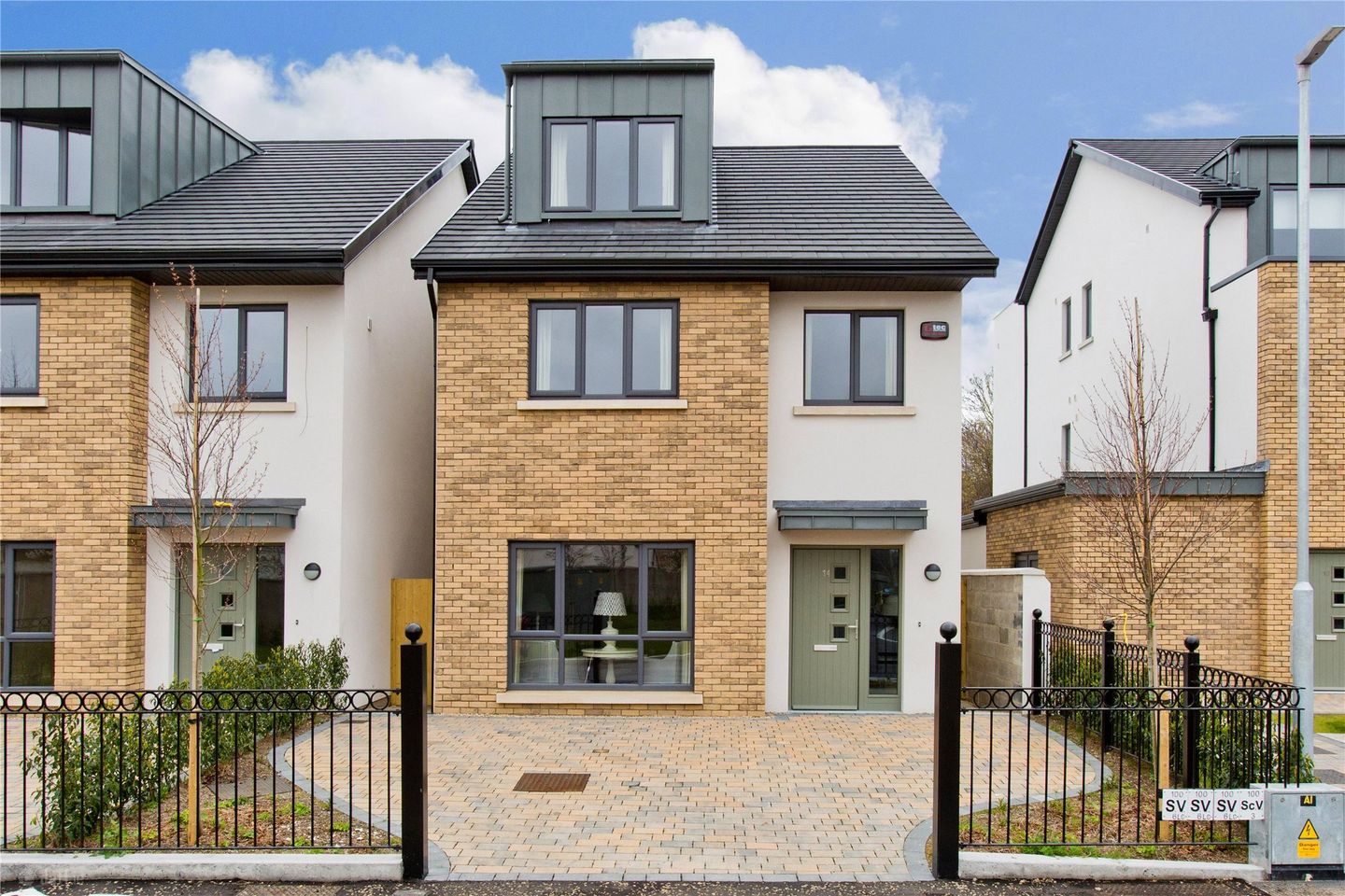 14 Sandyford Green, Sandyford Village, Dublin 18, D18DHE2