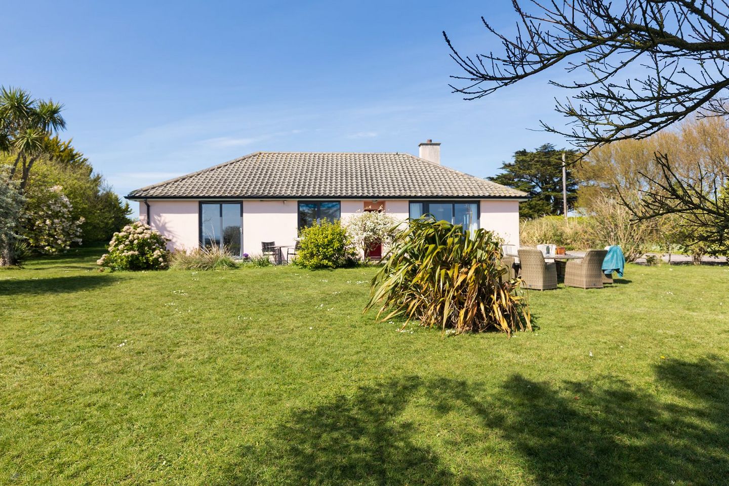 Ballylongane, Garryvoe, Co. Cork, P25WN23