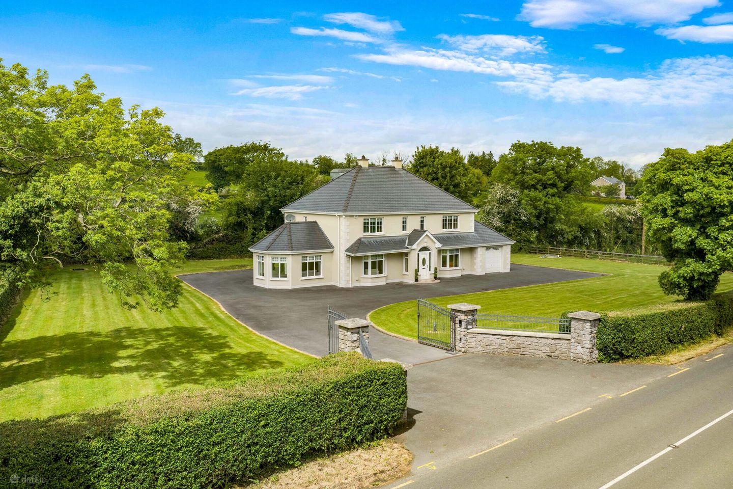 Corbeg,, Glaslough Rd,, Silverstream,, Co. Monaghan, H18V627