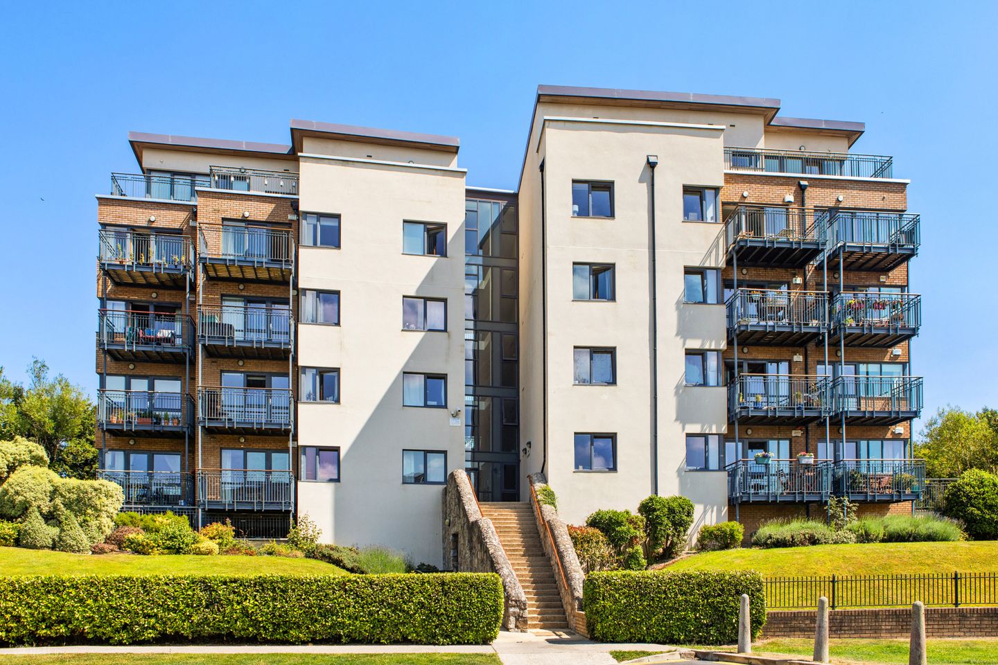 80 The Crescent, Carrickmines Manor, Carrickmines, D18EW94