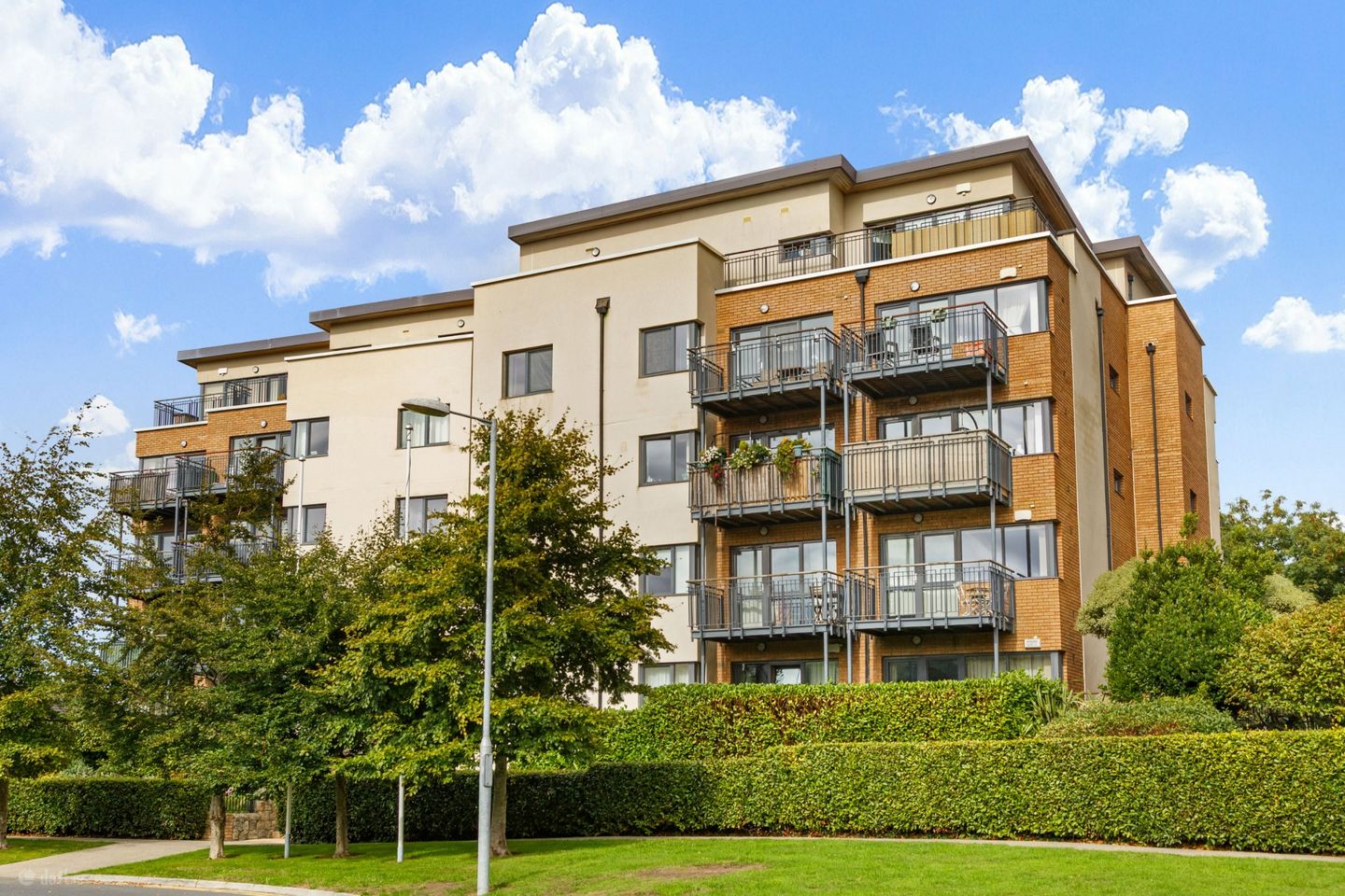17 The Crescent, Carrickmines Manor, Carrickmines, Dublin 18, D18HY90