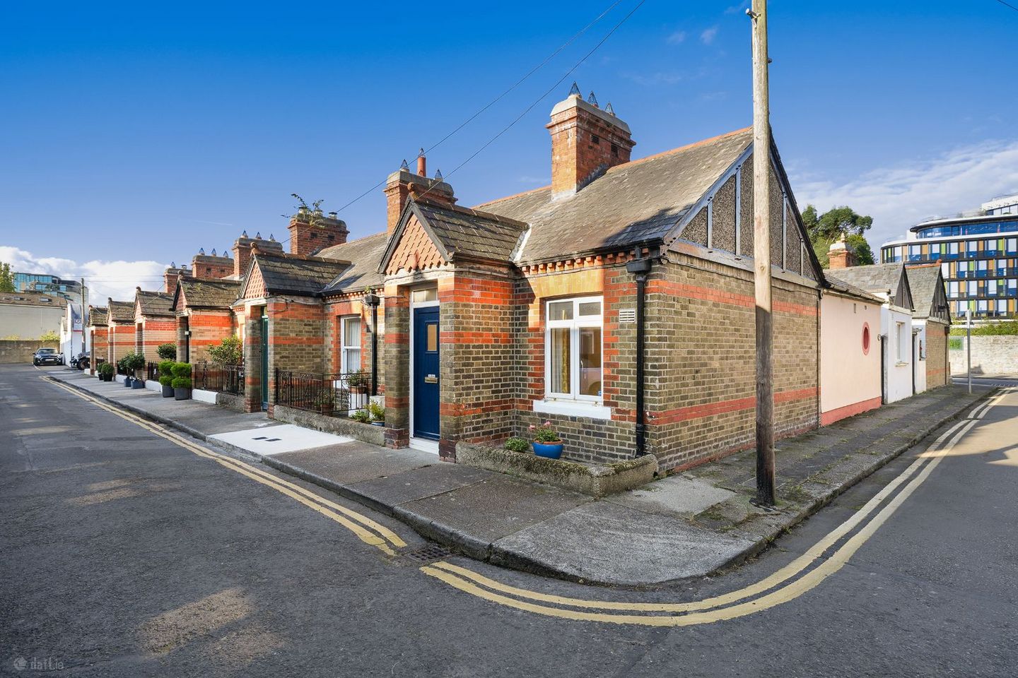 The Cottage, 38 Dodder View Cottages, Ballsbridge, Dublin 4, D04V2T1