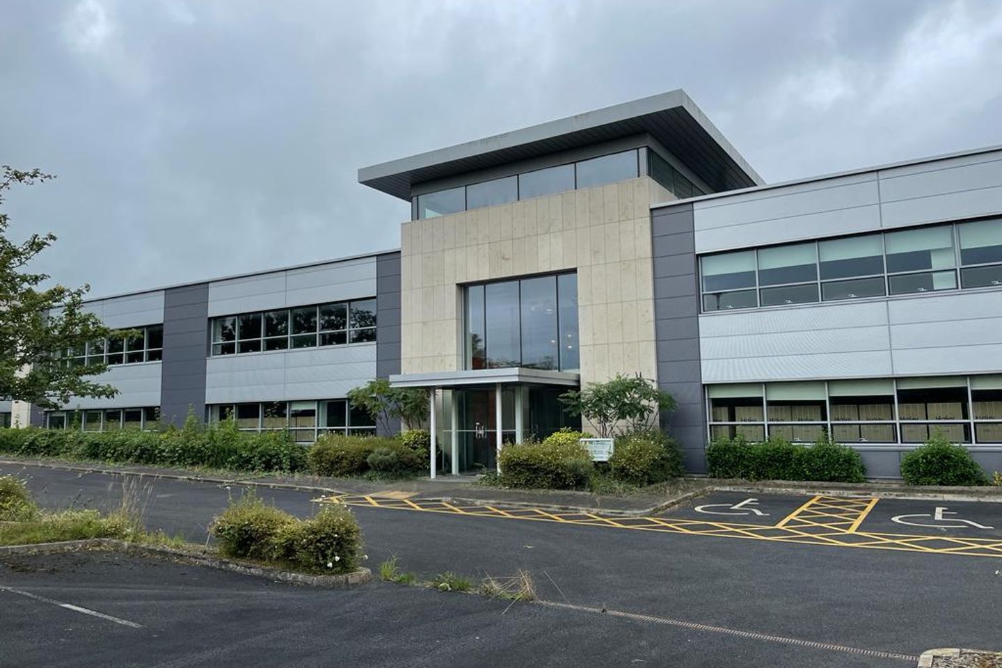 Commercial property for rent in Johnstown, Naas, Co. Kildare