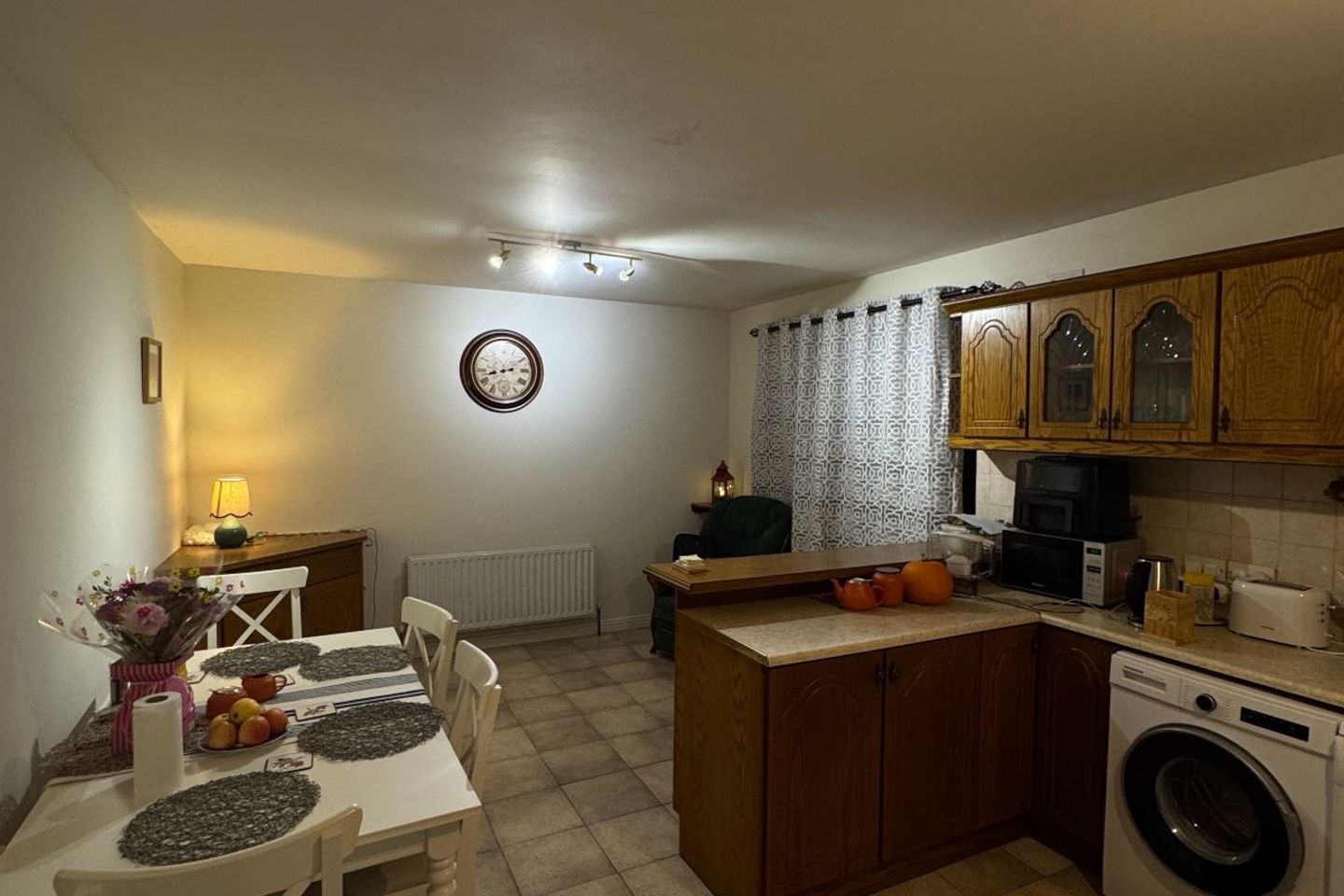 Ennis, Co. Clare, Lifford, near Hospital., Ennis, Co. Clare