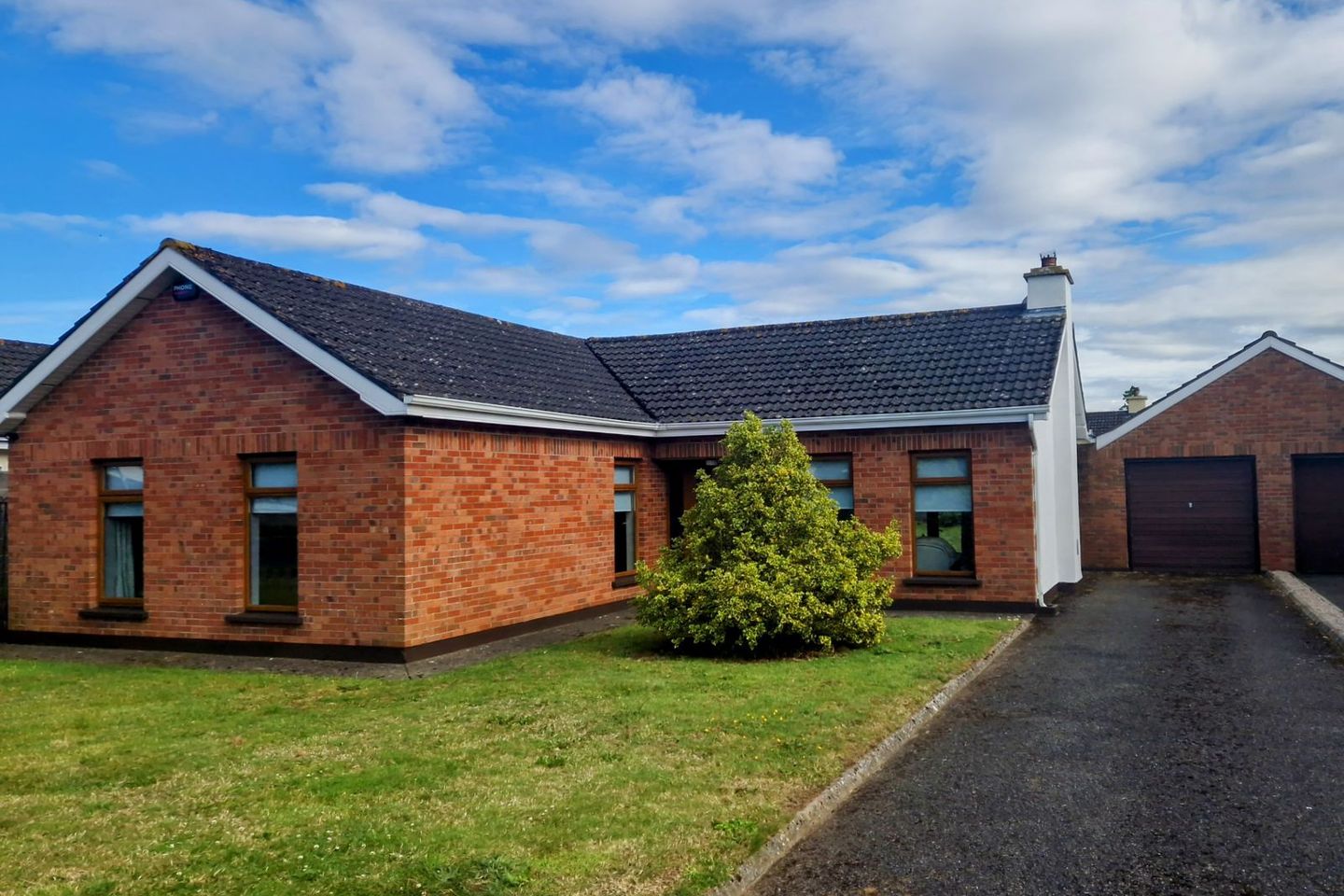 19 Mansfield Grove, Athy, Athy, Co. Kildare, R14PN12 is for sale on Daft.ie