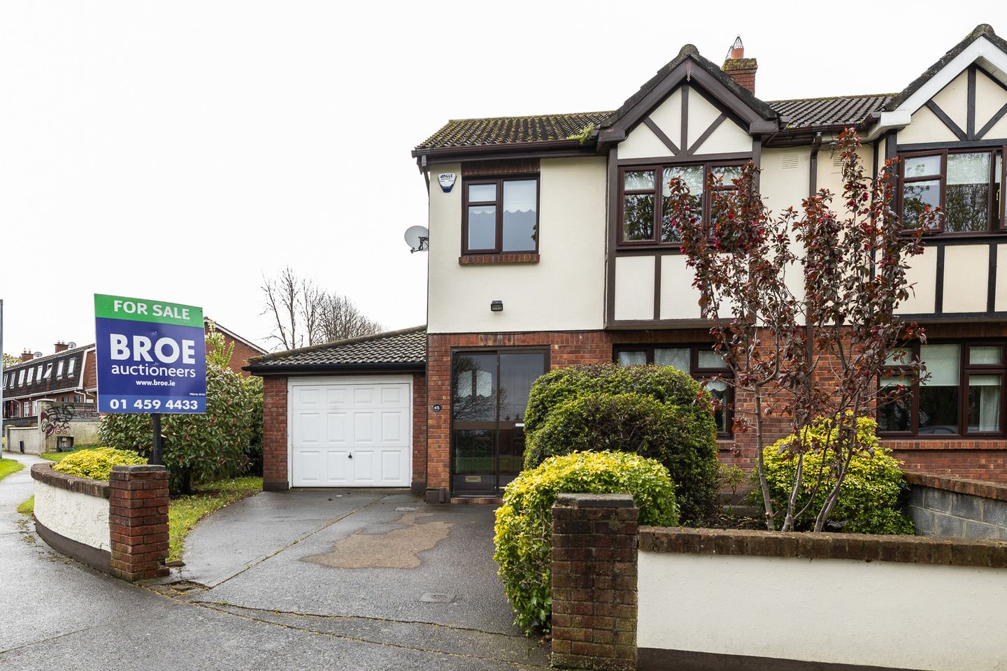 45 Woodford Drive, Clondalkin, Dublin 22, D22A432 is for sale on Daft.ie