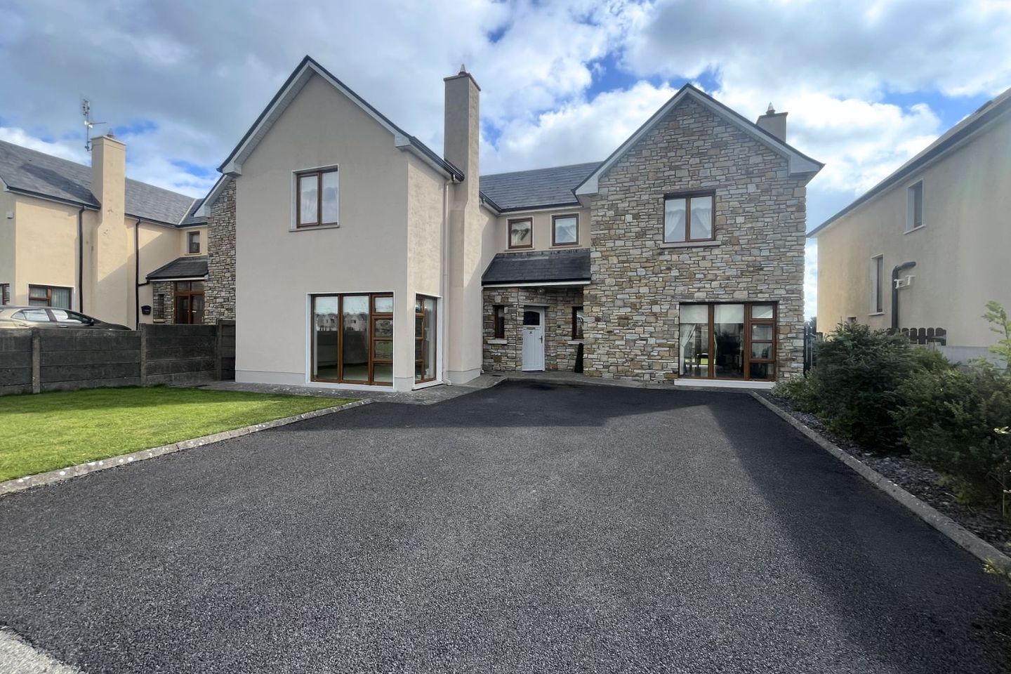 26 Hillcrest, Claremorris, Claremorris, Co. Mayo, F12A7N5