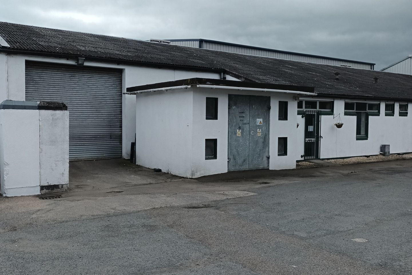 Commercial property for rent in Croghan Industrial Estate, Emoclew Road