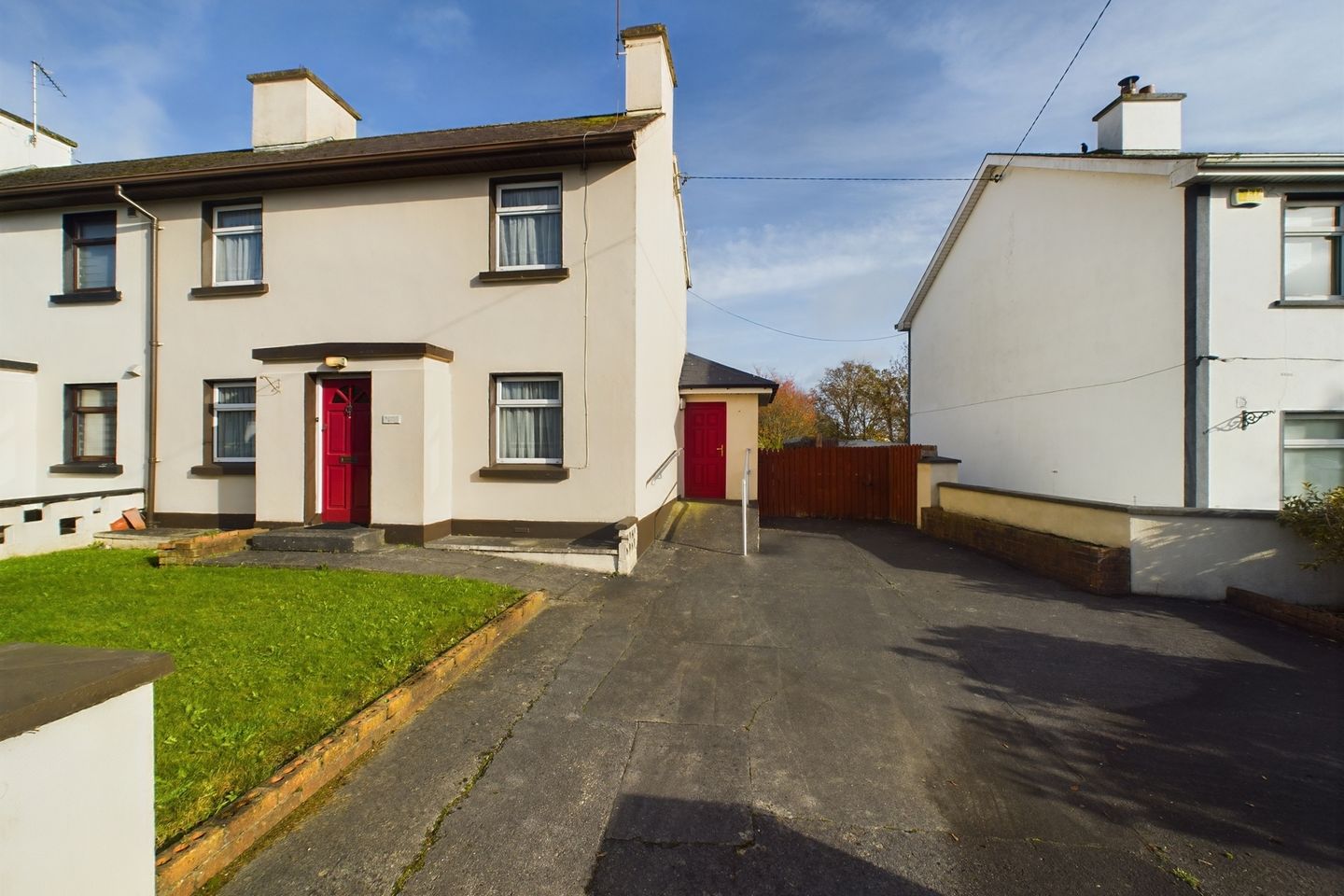 Sunset View, 38 Harbour Road, Ballinasloe, Co. Galway, H53YP03 is for