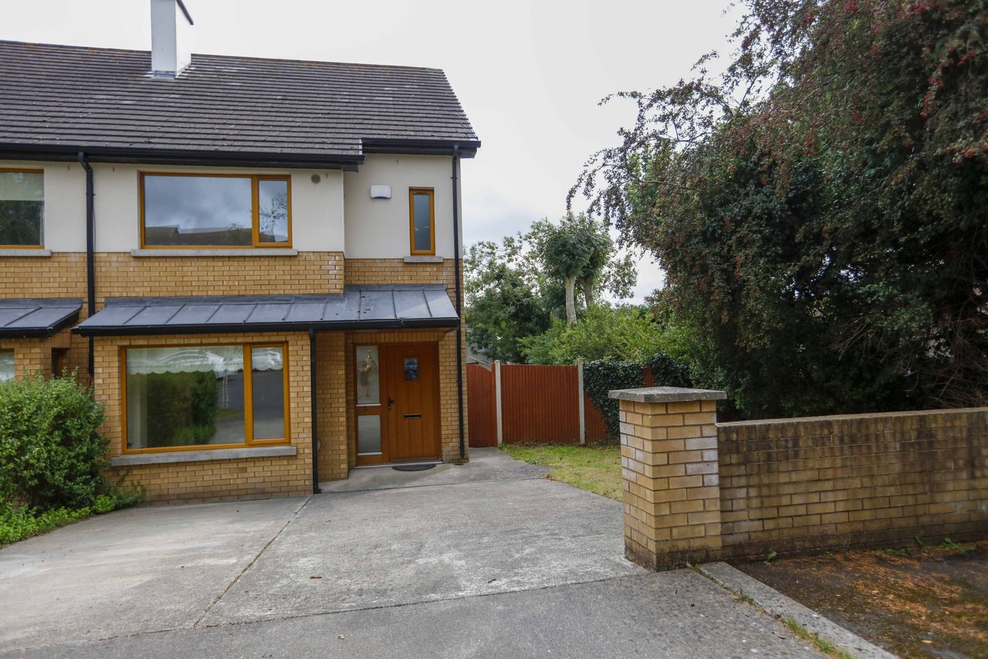 9 Village Gate, Lott Lane, Kilcoole, Co. Wicklow, A63EY79 is for sale
