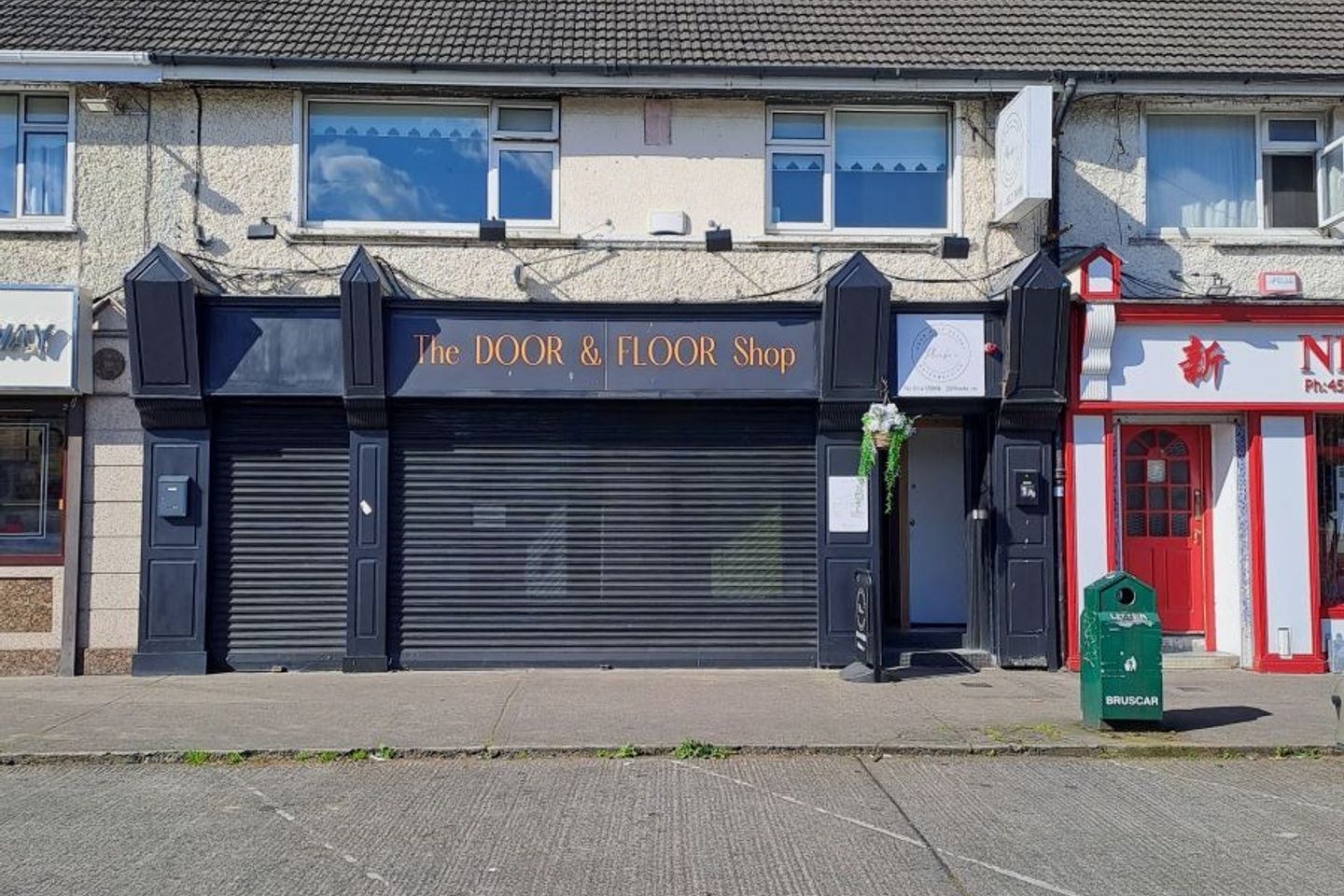 Commercial property for rent in 1A Castle Crescent, Monastery Road