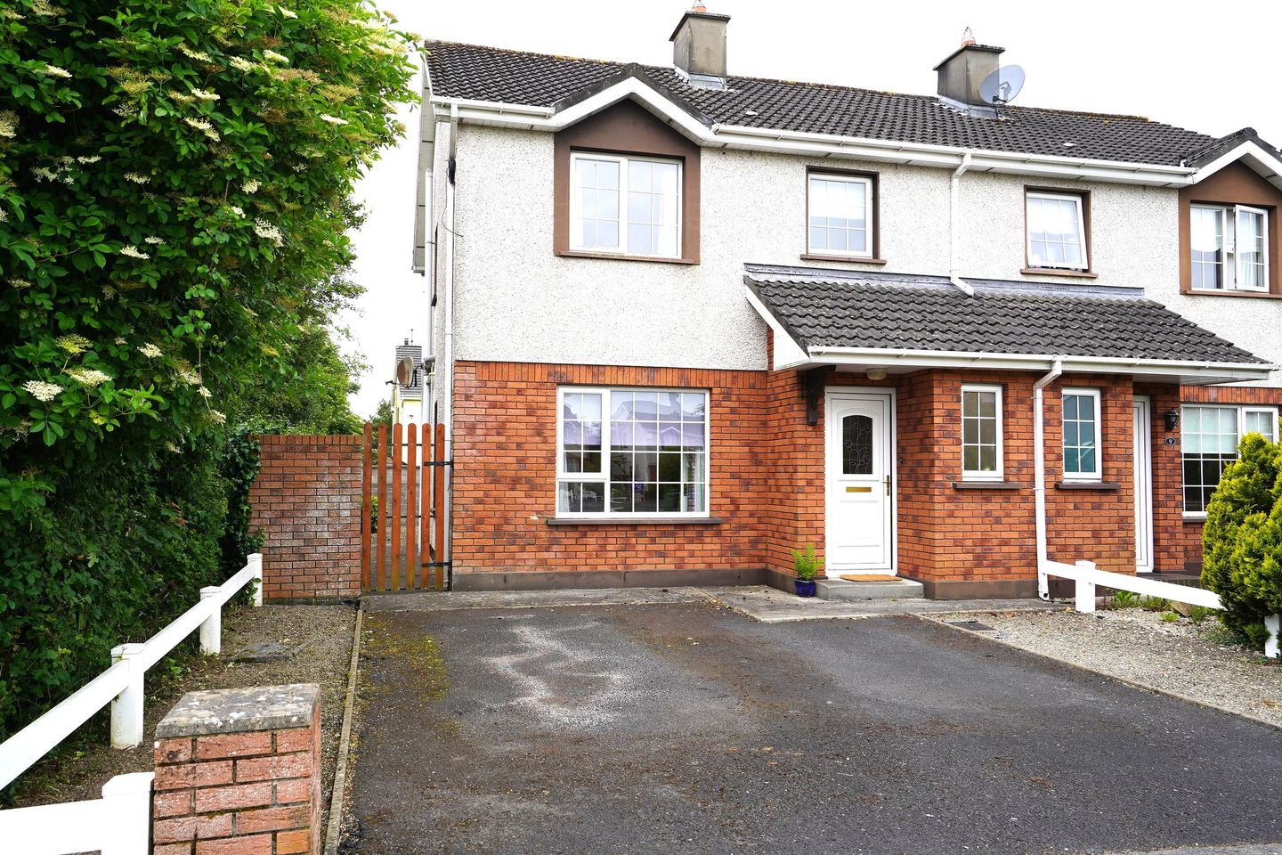 10 Carraig Donn, Ballycasey, Shannon, Co. Clare, V14DV74 is for sale on