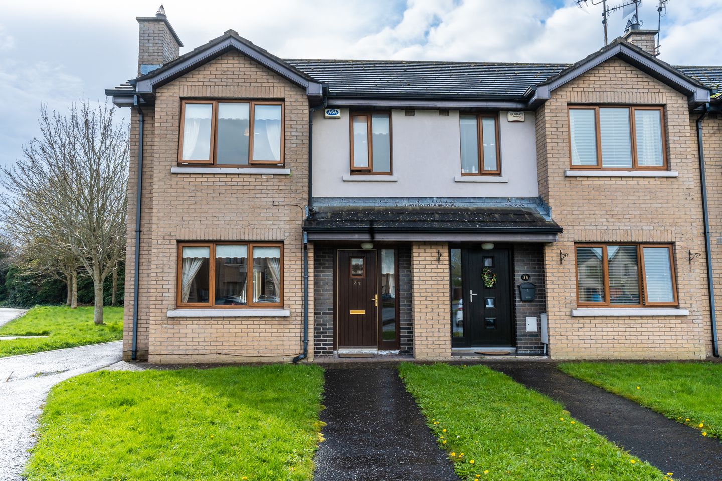 37 Cloughanvary, John Street, Ardee, Co. Louth, A92NCC8 is for sale on