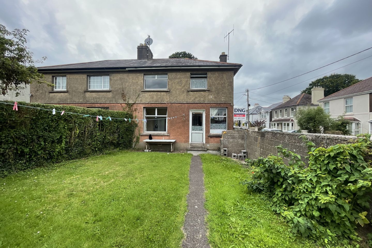 Clovelly, 44 Marble Hall Park, Ballinlough, Co. Cork, T12X0E3 is for