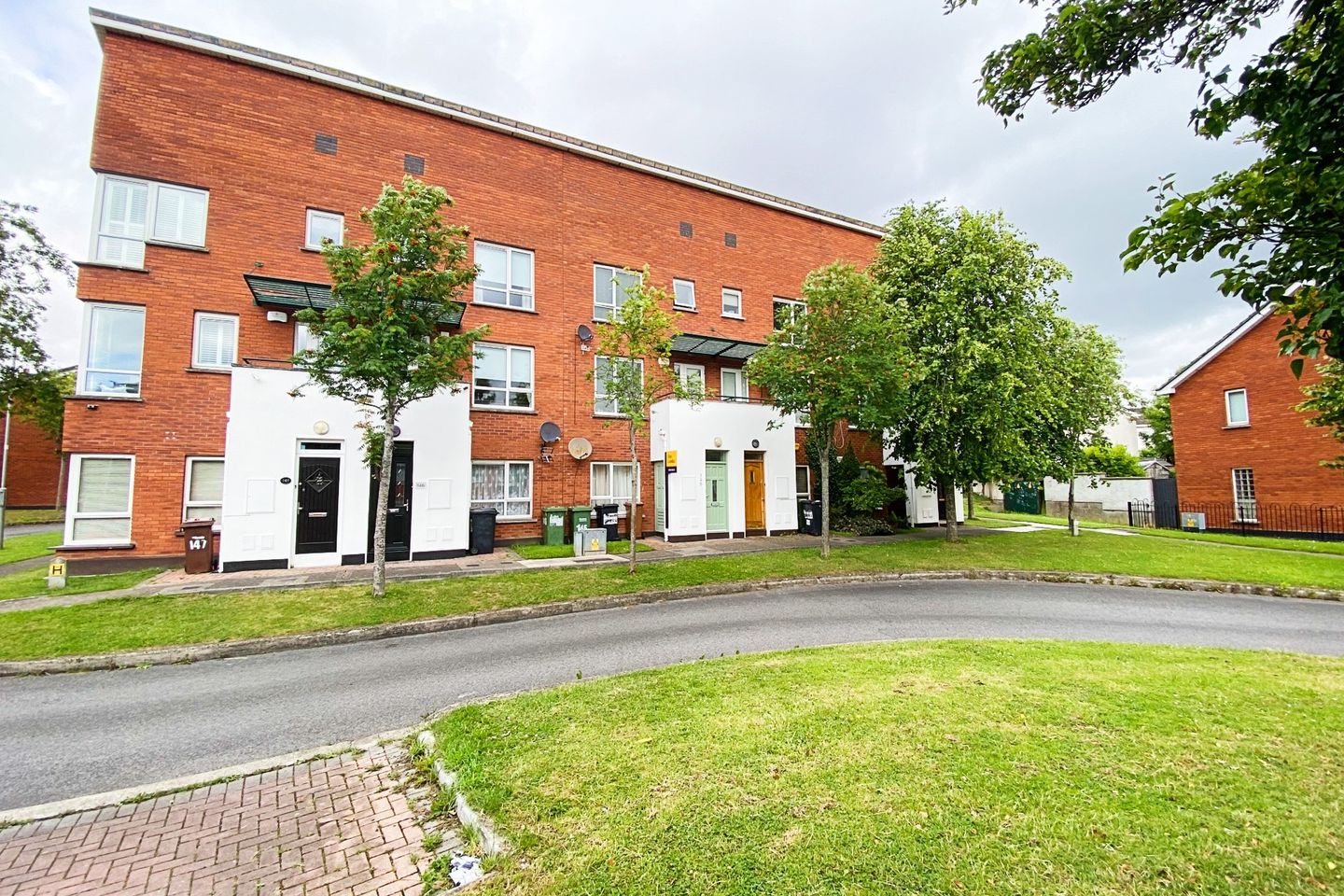 145 Castlecurragh Heath, D15 Y2E4, Mulhuddart, Dublin 15 is for sale on