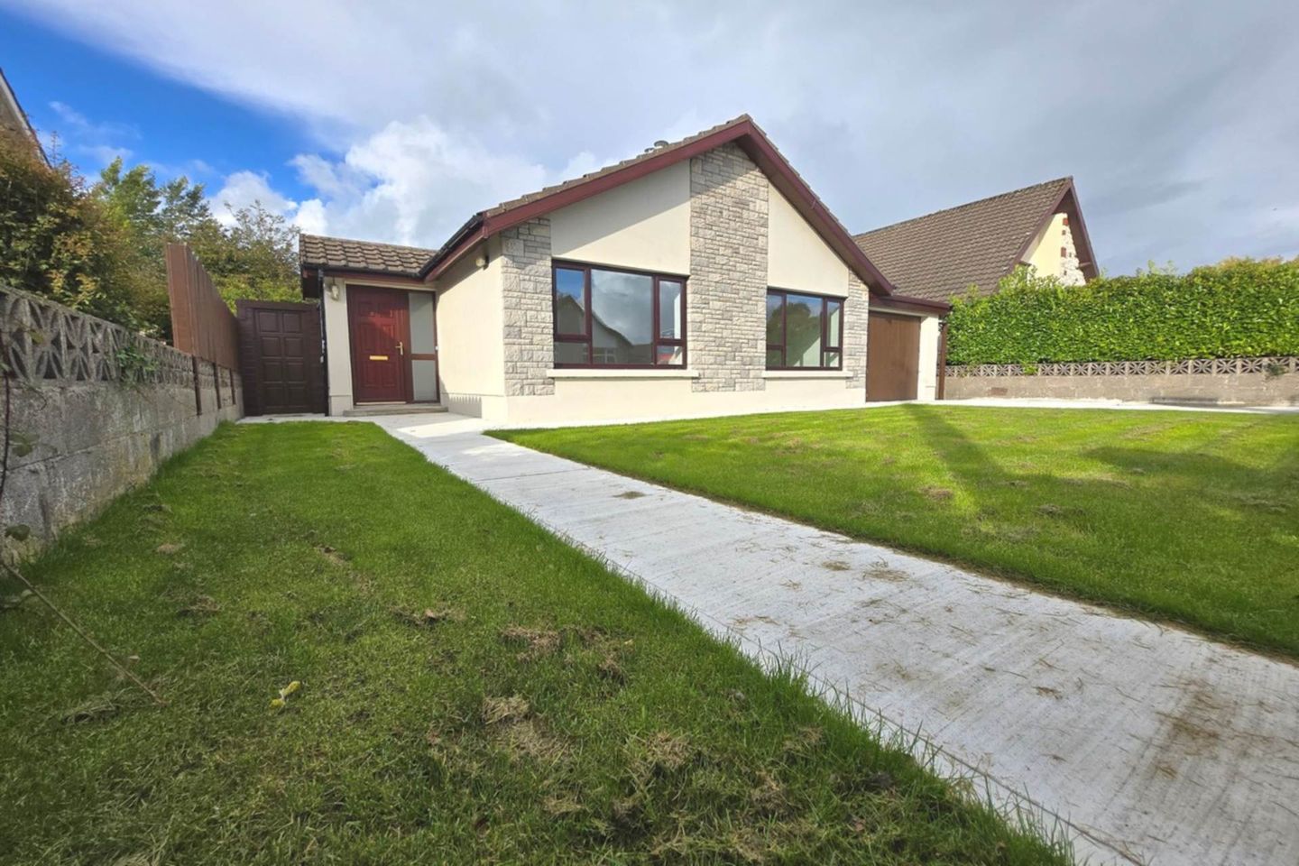 6  Brookvale Ave, Roscommon Town – Refurbished 4-Bed Bungalow, Co. Roscommon, F42KC43
