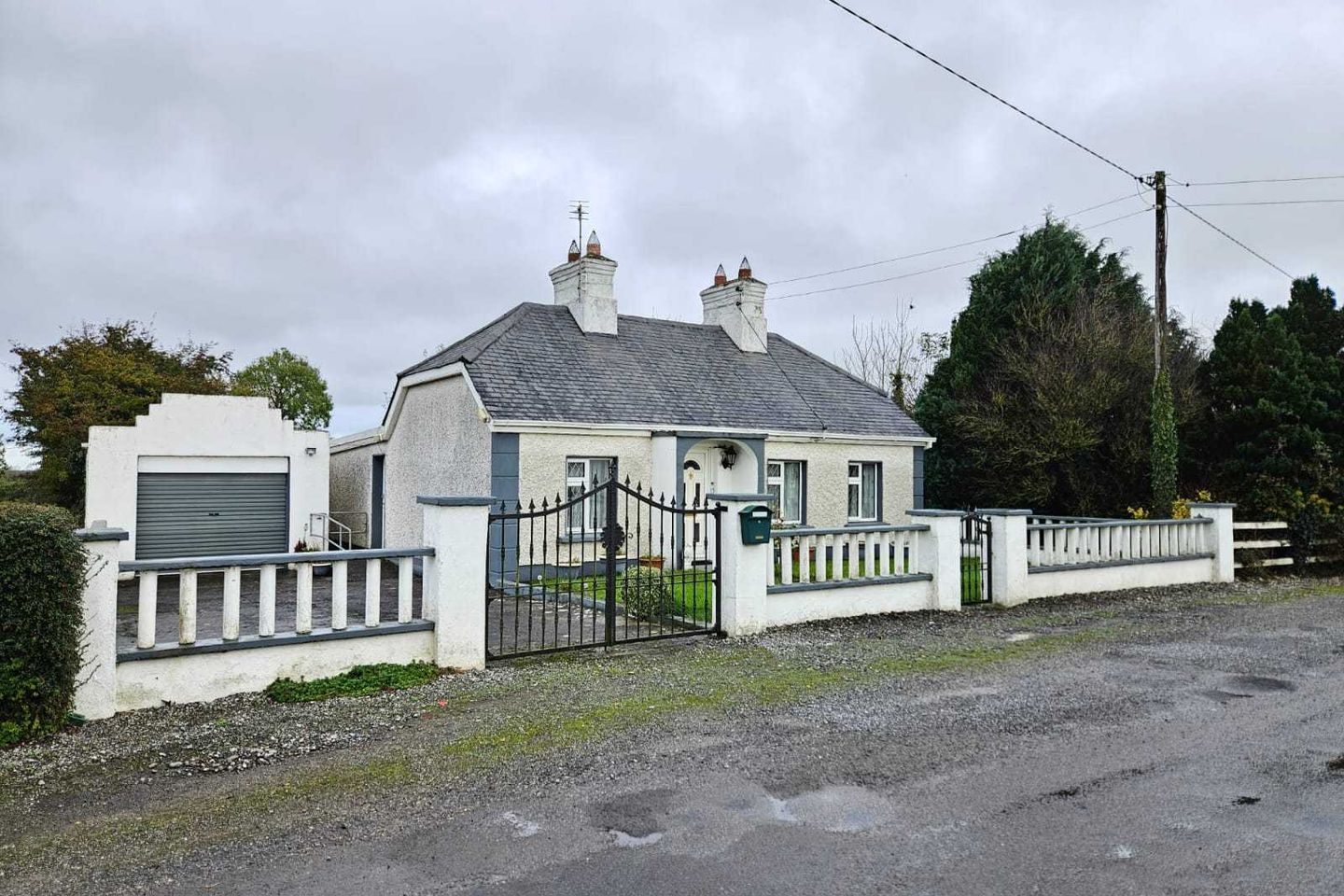 Derrymore House, Derrymore, Blue Ball, Co. Offaly, R35P229 is for sale
