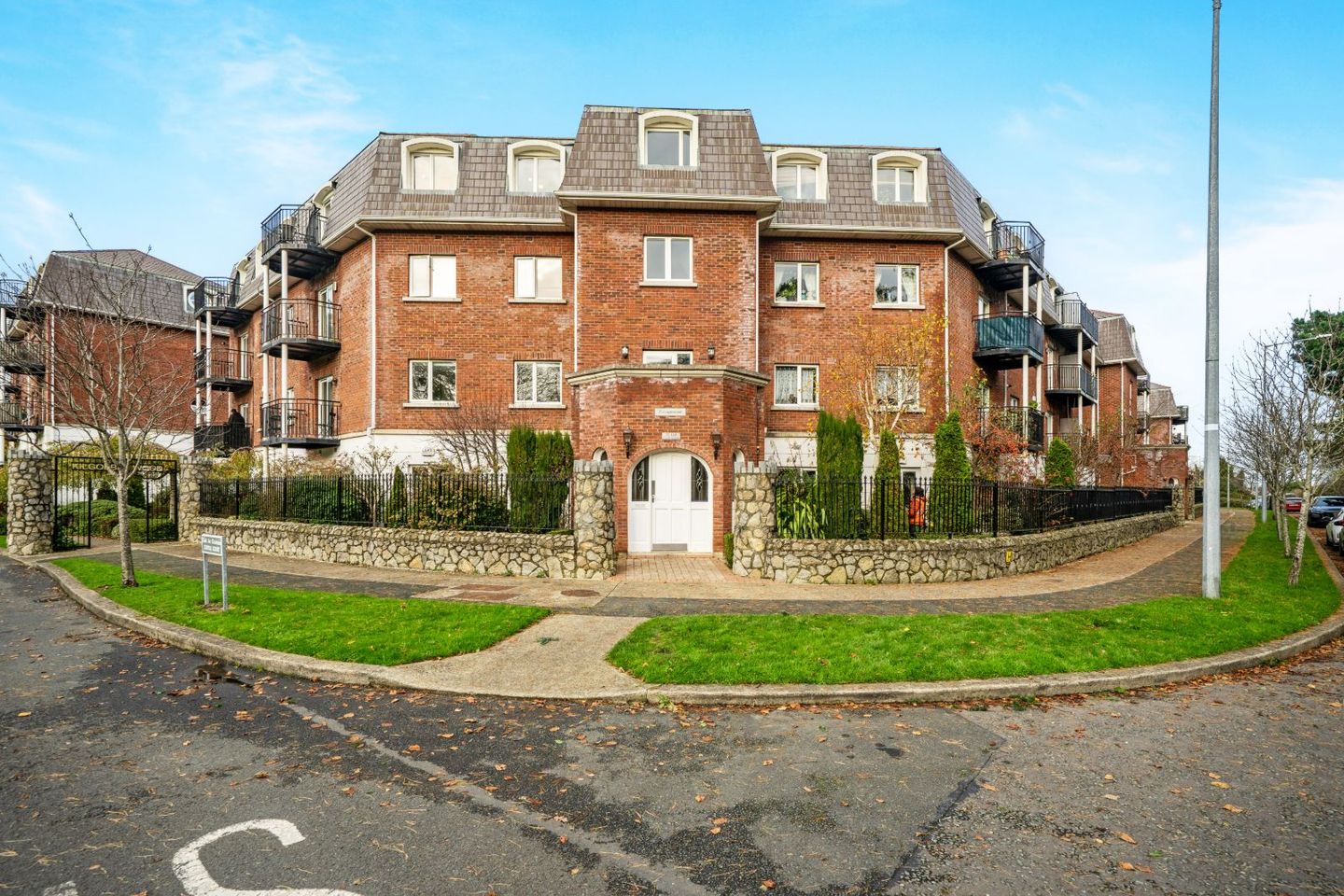 Apartment 79, Kerrymount, Castle Court, Leopardstown, Dublin 18, D18H585