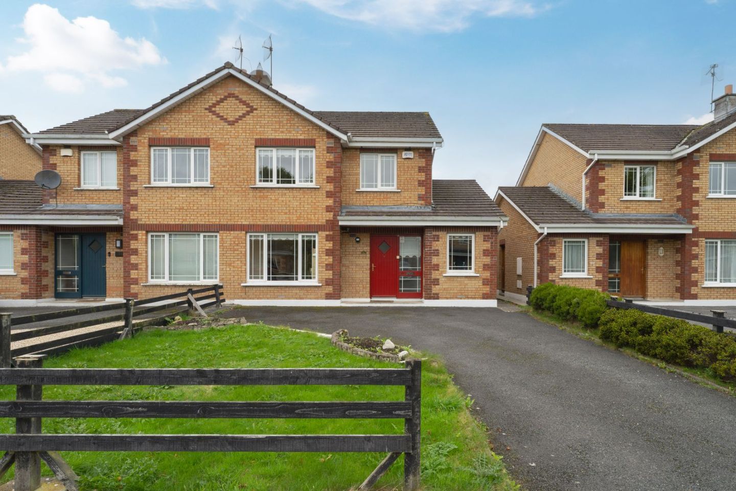 32 Oakfield, Tullamore, Tullamore, Co. Offaly, R35DK83
