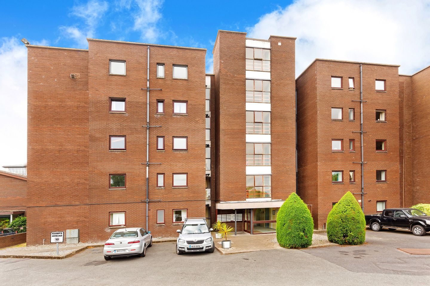 6 Clyde House, Ballsbridge Court, Ballsbridge, Dublin 4, D04XH68 is for