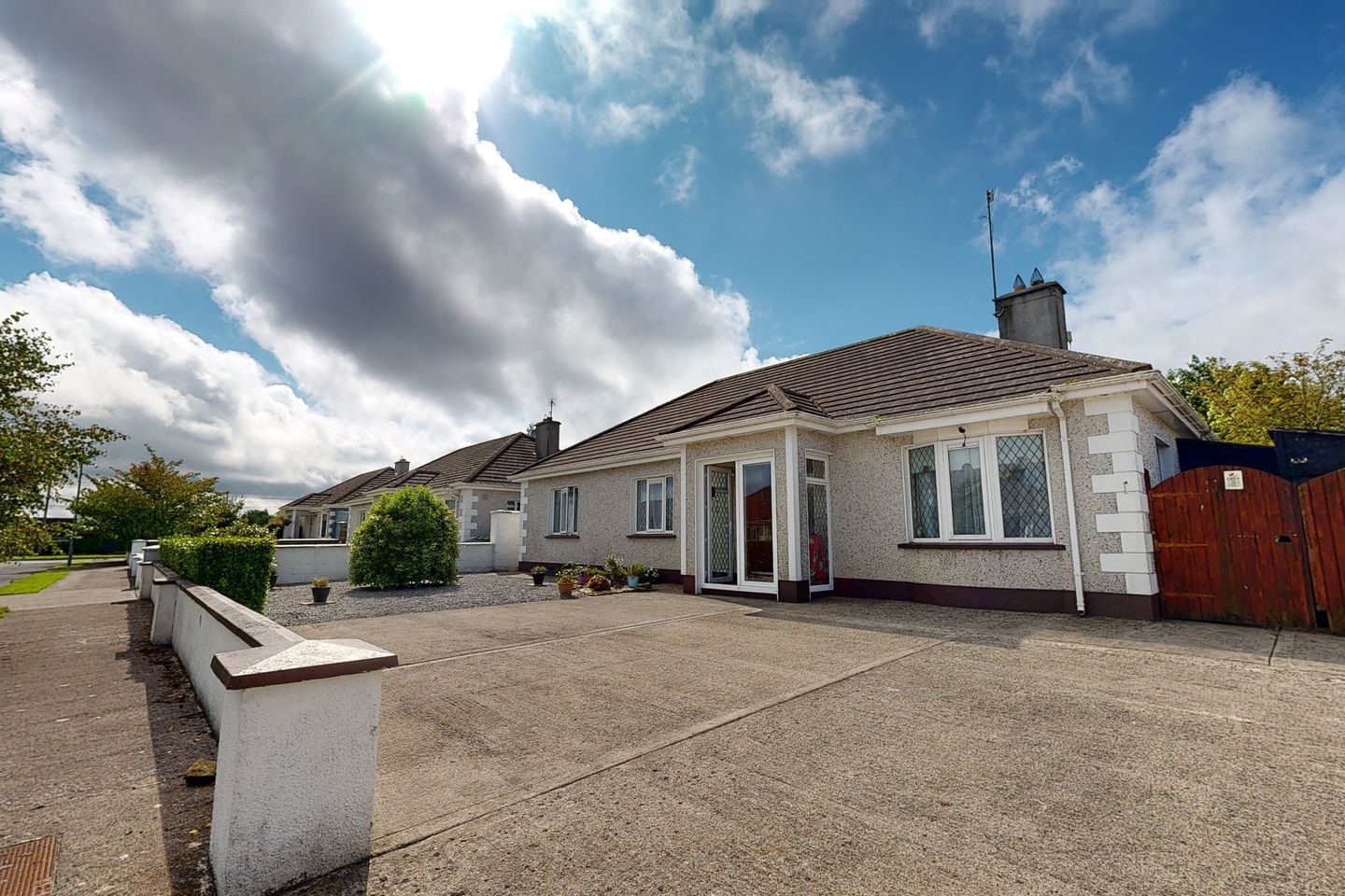 12 Parkers Hill, Walsh Island, Co. Offaly, R35CX81 is for sale on Daft.ie