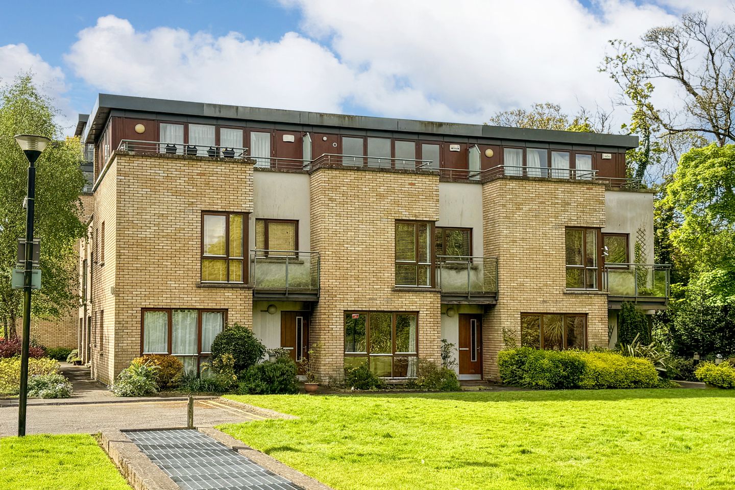 62 The Island, Martin's Row, Chapelizod, Dublin 20, D20YE28 is for sale