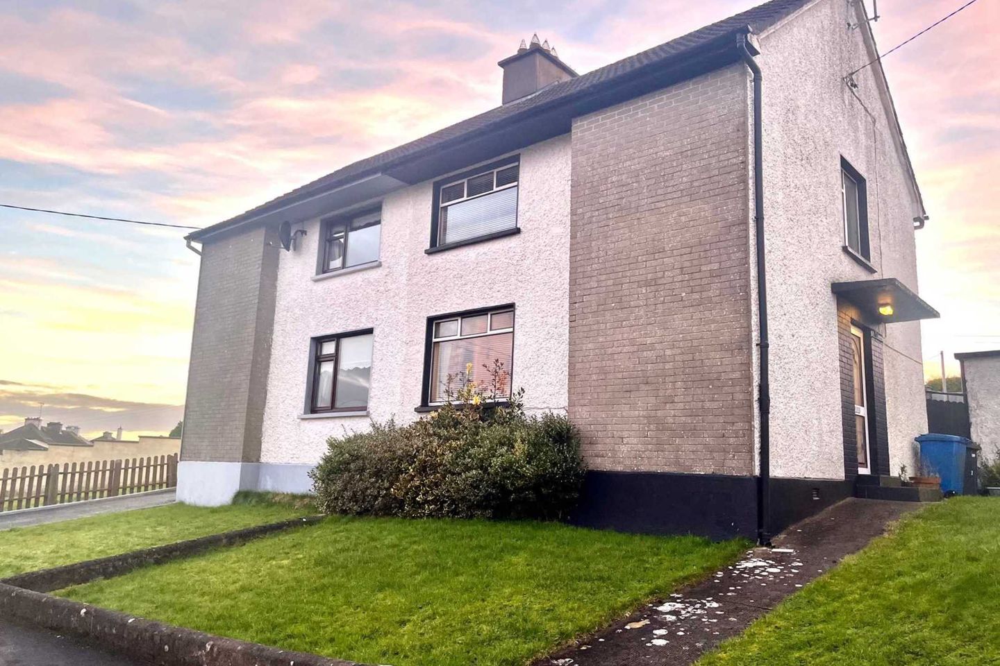 2 Breffni Heights, CarrickonShannon, Co. Leitrim, N41DW66 is for sale