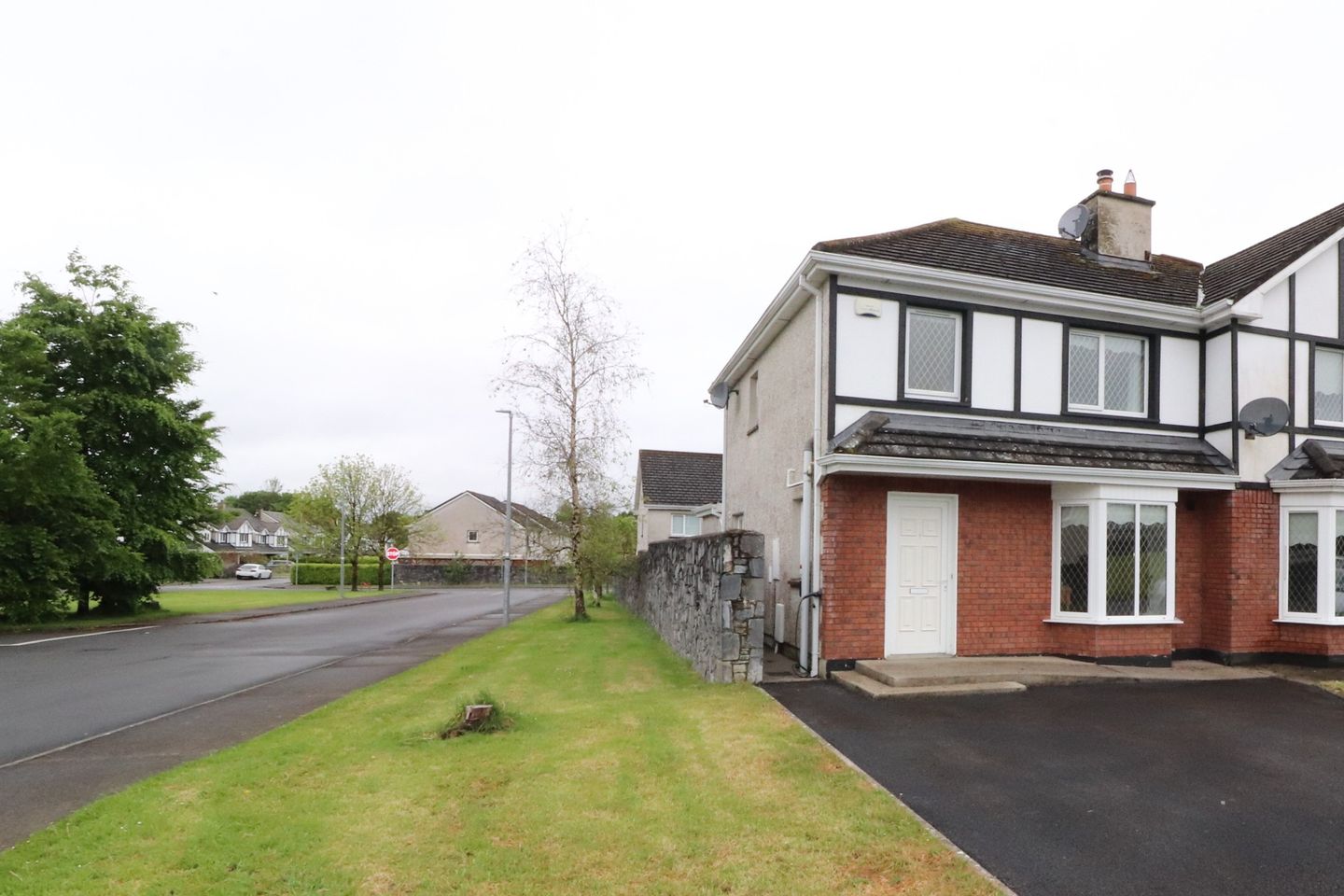 16 Rathbán, Tulla Road, Ennis, Co. Clare, V95YYR5 is for sale on Daft.ie