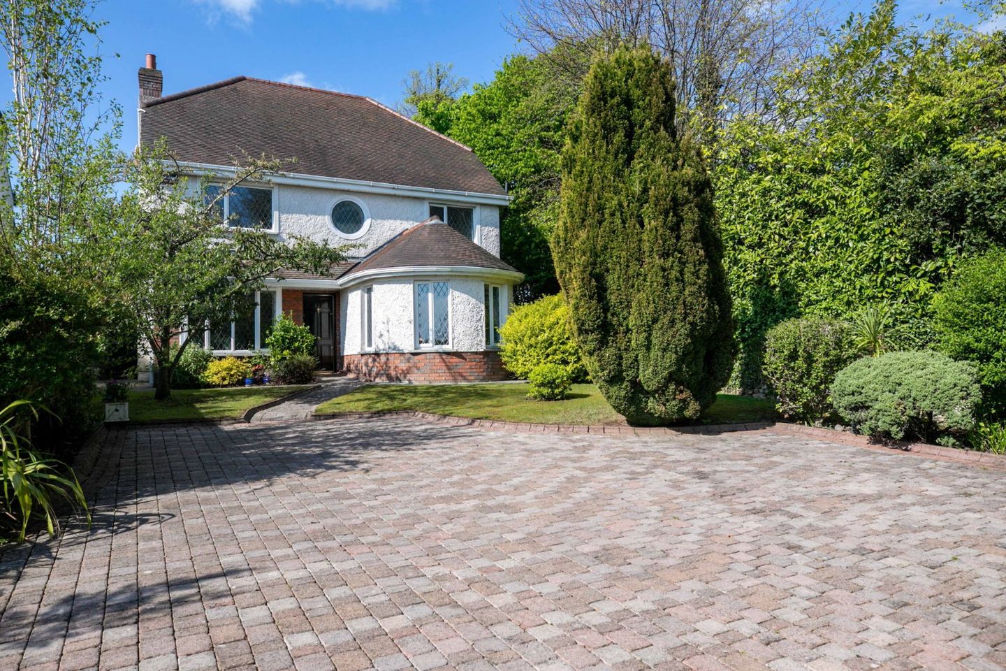 Rosamystica, 3A Knocksinna Park, Foxrock, Dublin 18, D18R220