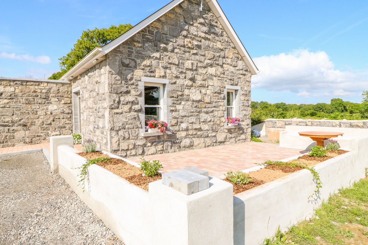 Ref. 1013981 Shannonvale Cottage, DROMINEER, NENAG, Tipperary Town, Co. Tipperary