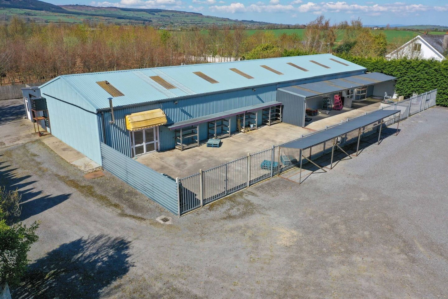 Commercial property for rent in Commercial Premises On C. 2.5 Acres