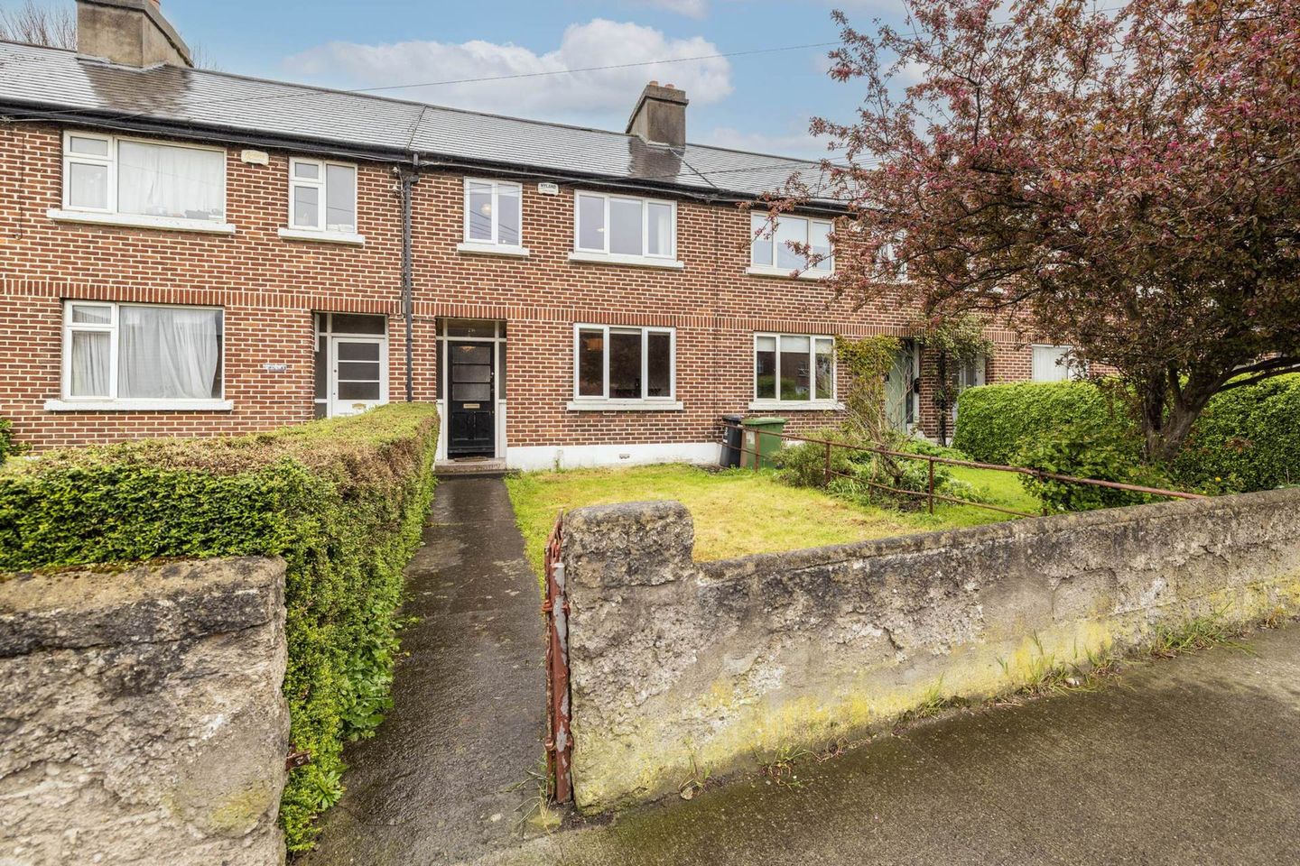 236 Kimmage Road Lower, Kimmage, Dublin 6W, D6WY924 is for sale on Daft.ie