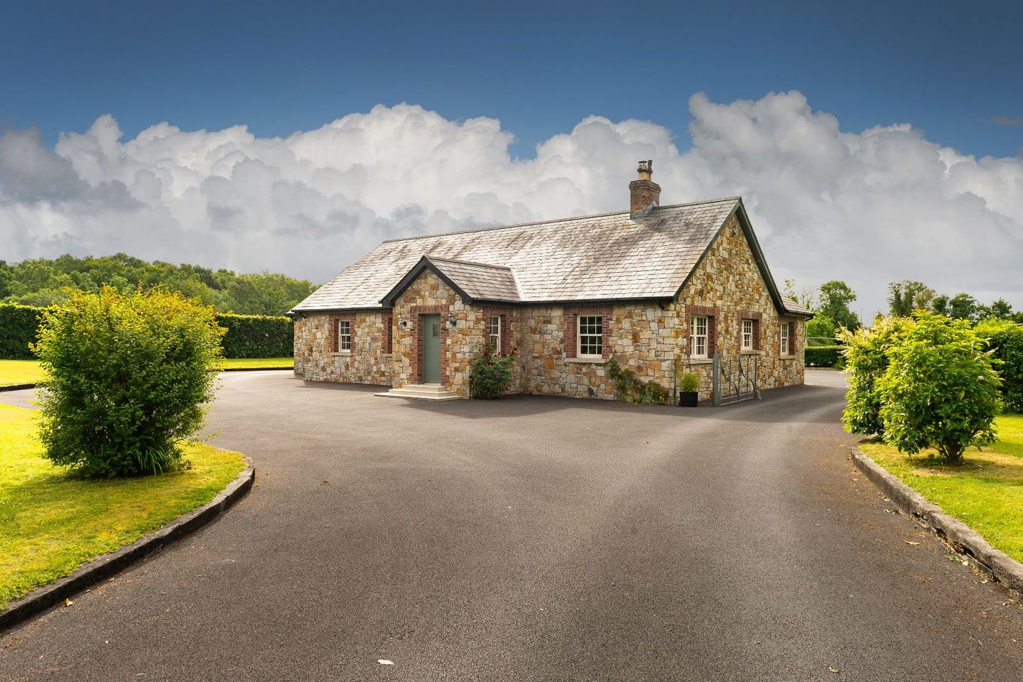 Forest Upper, Mountmellick, Mountmellick, Co. Laois, R32V2P1 is for