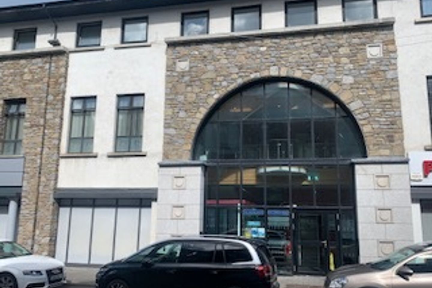 Commercial property for rent in Millennium House, Main Street