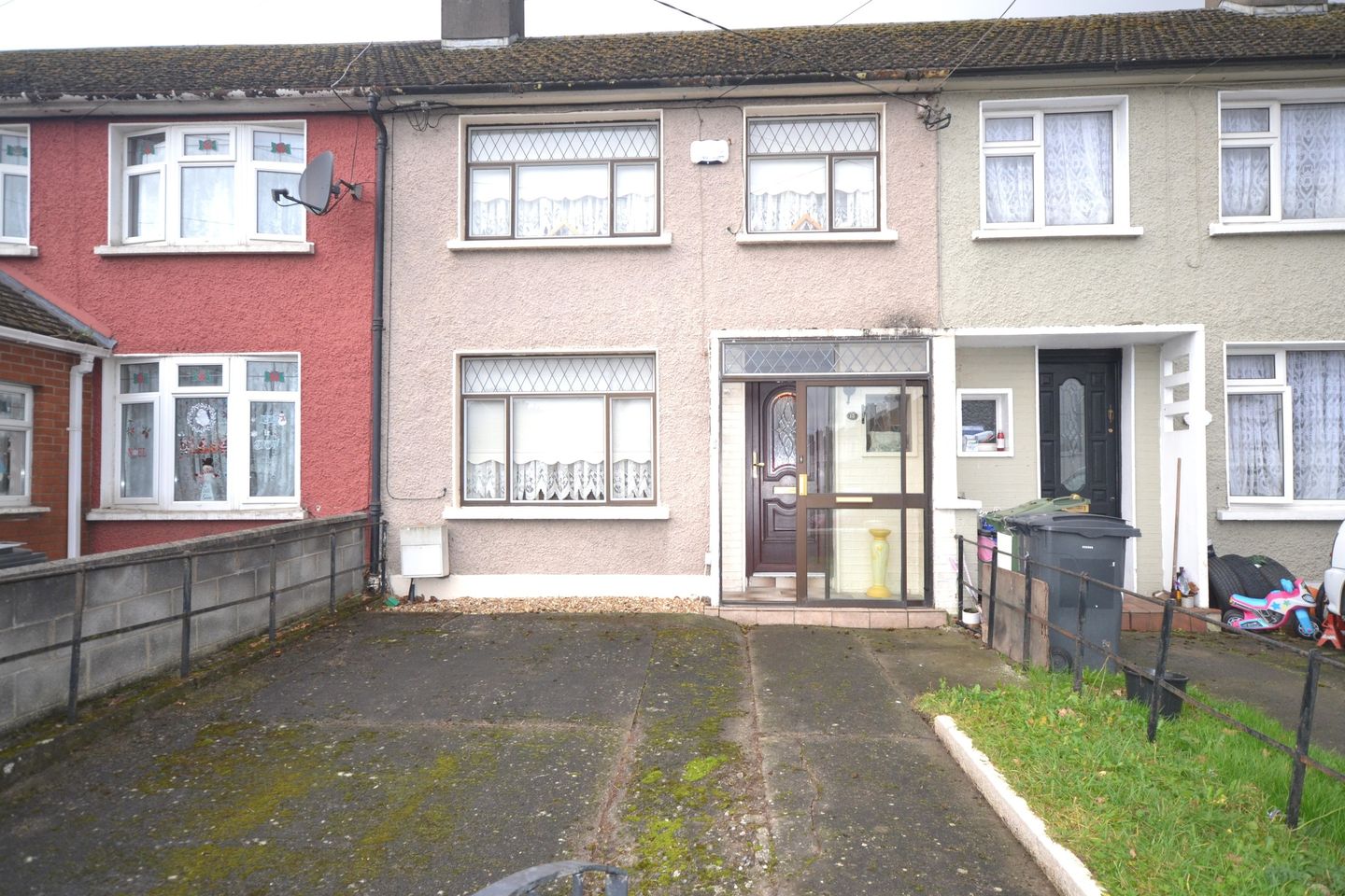 15 Cleggan Park, Ballyfermot, Ballyfermot, Dublin 10, D10PX52 is for sale on Daft.ie
